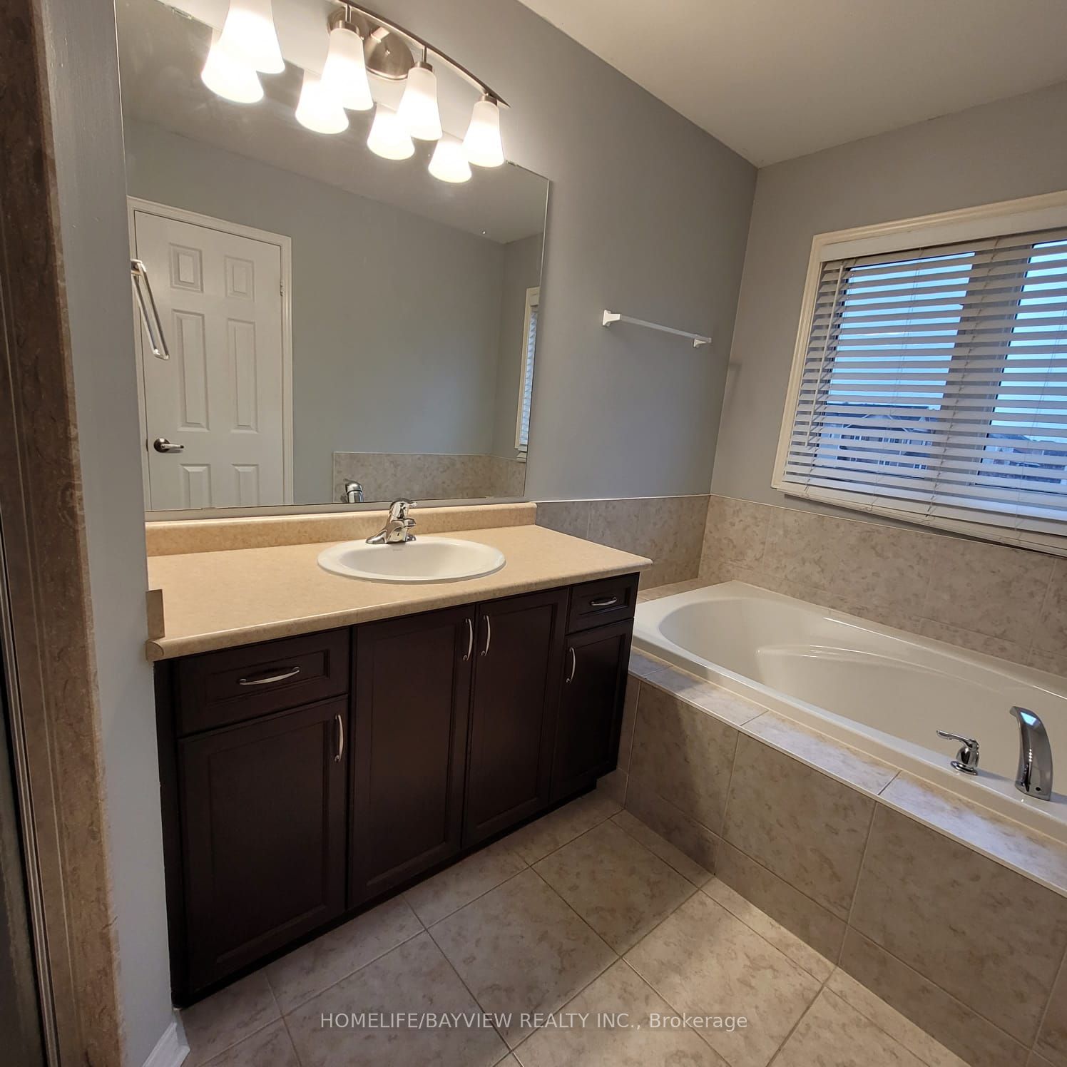 124 Gwillimbury Dr Property Photo 12