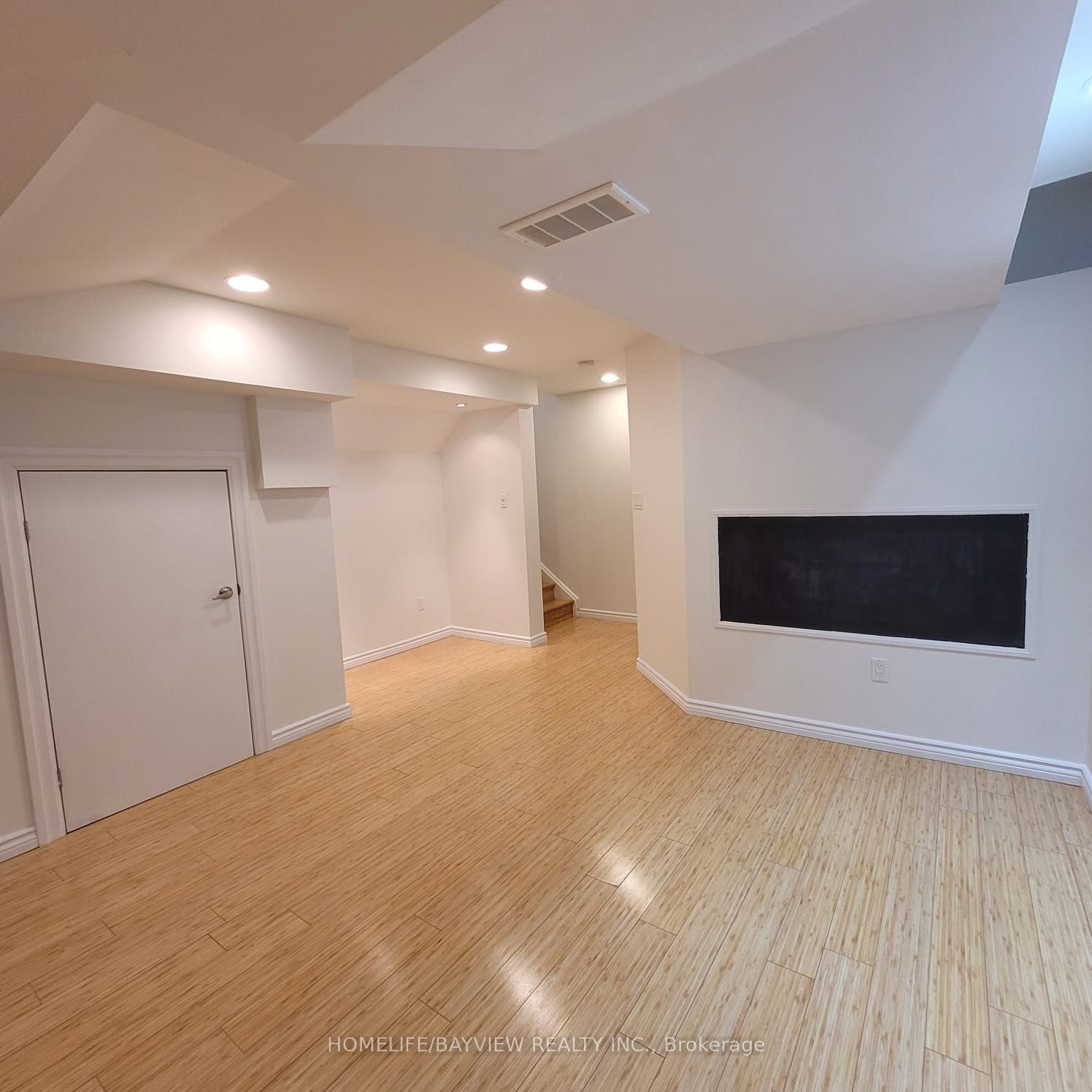 124 Gwillimbury Dr Property Photo 18
