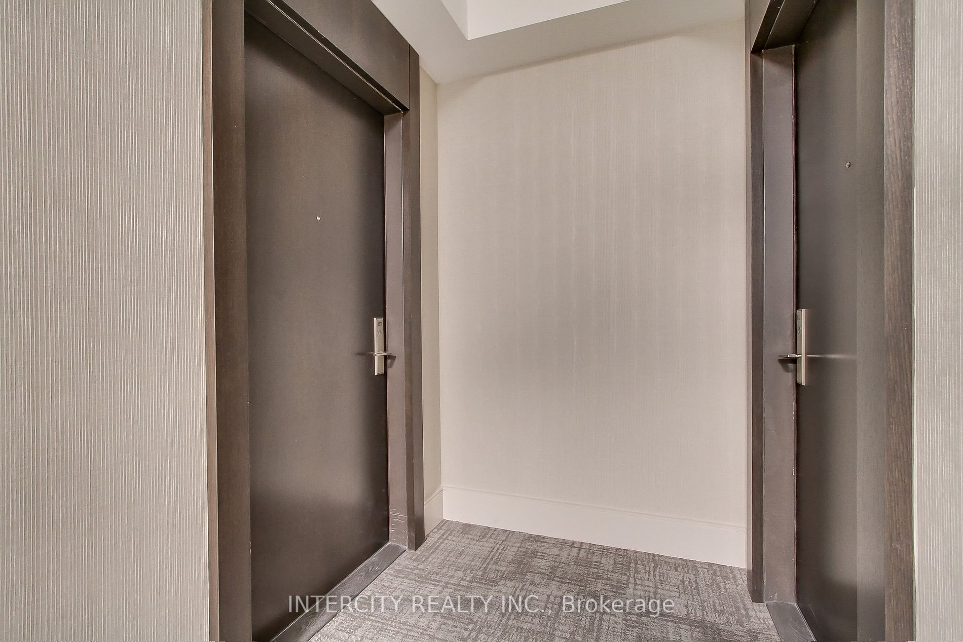9000 Jane St 11 Property Photo 6