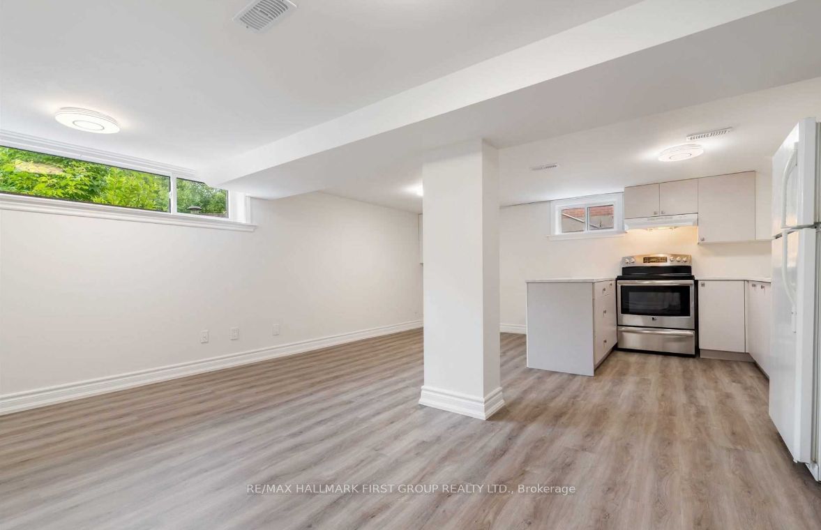 50 Walter Ave Property Photo 4