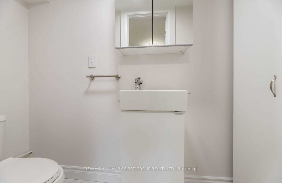 50 Walter Ave Property Photo 9