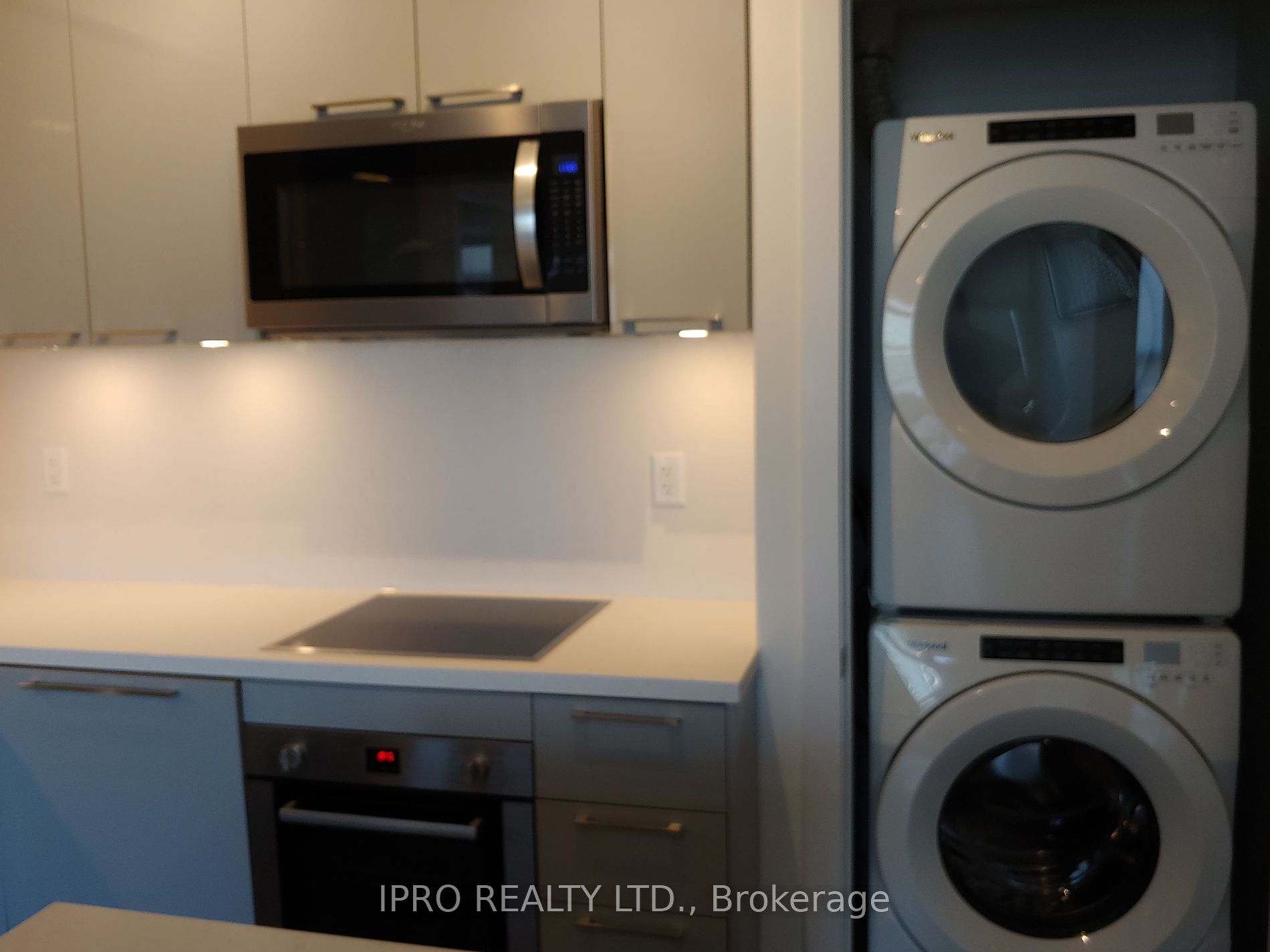 1 Grandview Ave 2 Property Photo 2