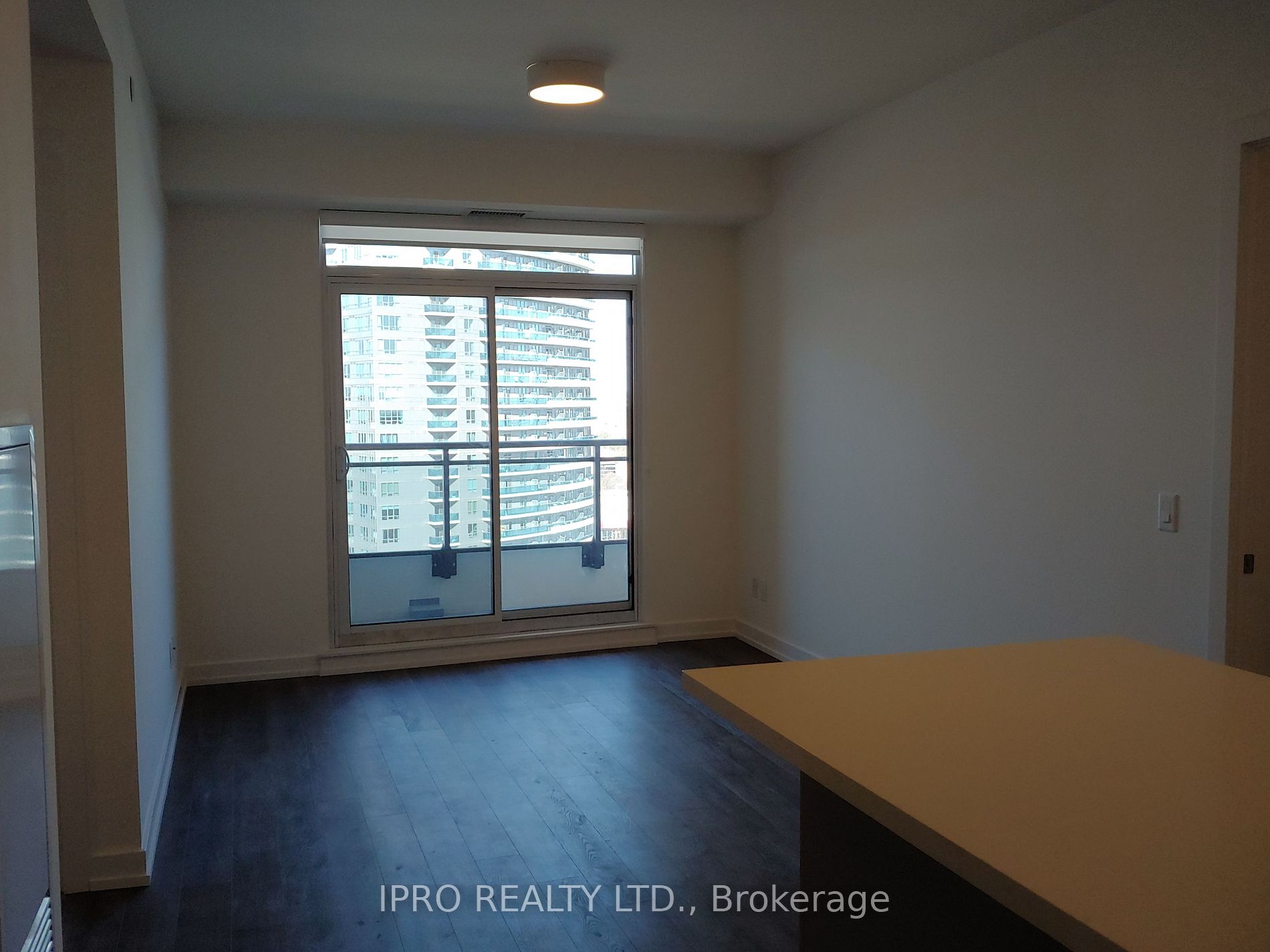 1 Grandview Ave 2 Property Photo 4