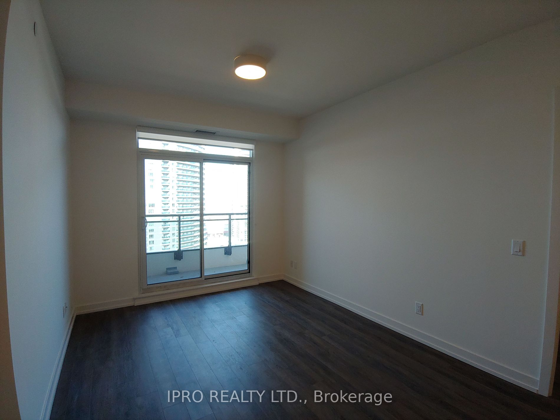 1 Grandview Ave 2 Property Photo 5