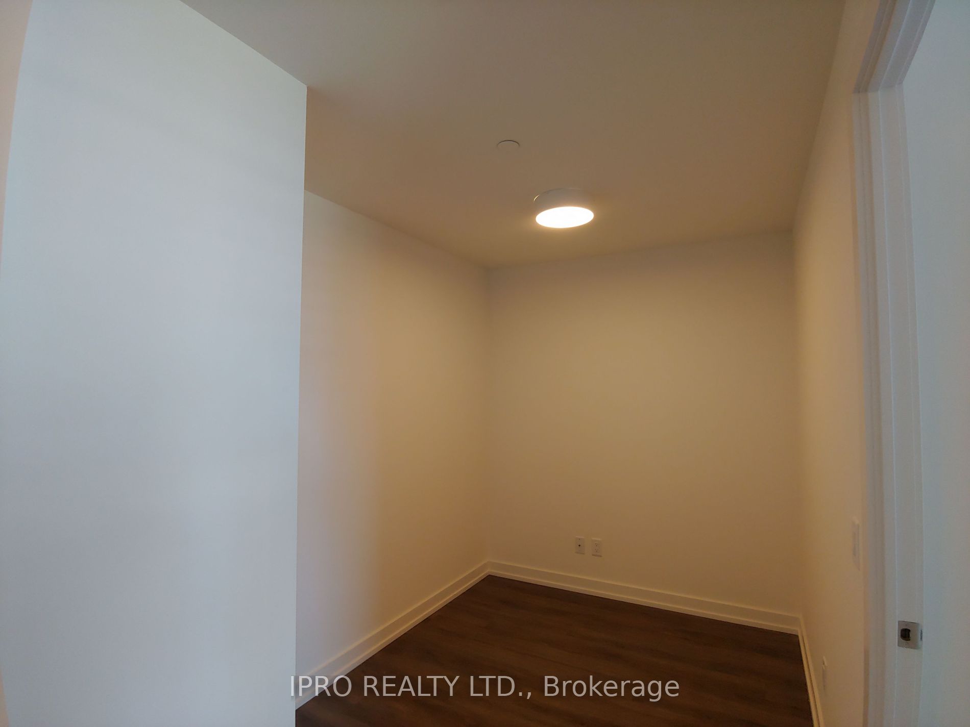 1 Grandview Ave 2 Property Photo 6