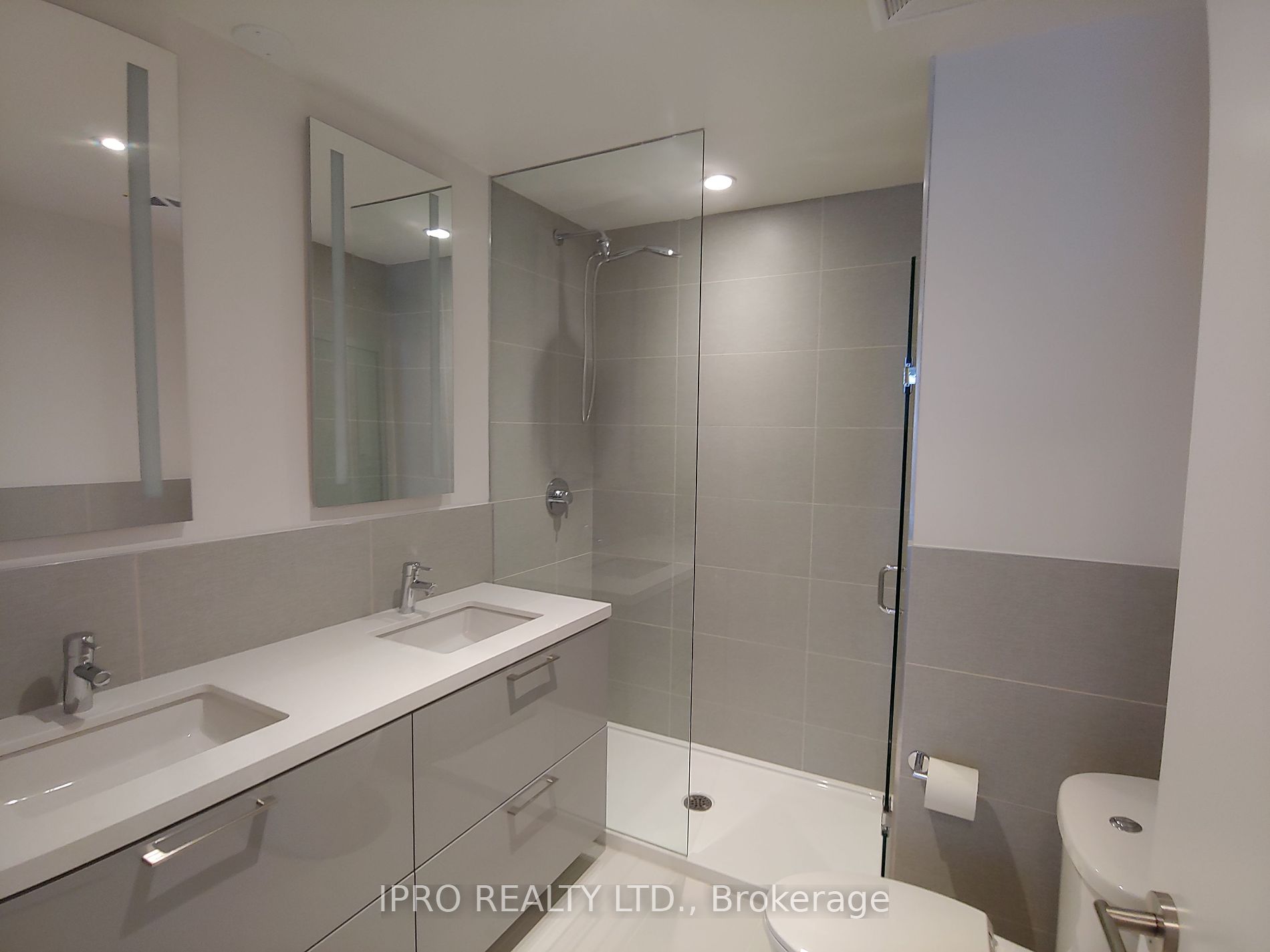 1 Grandview Ave 2 Property Photo 11