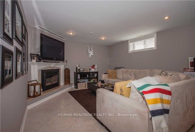 9 Poplar Dr Property Photo 1