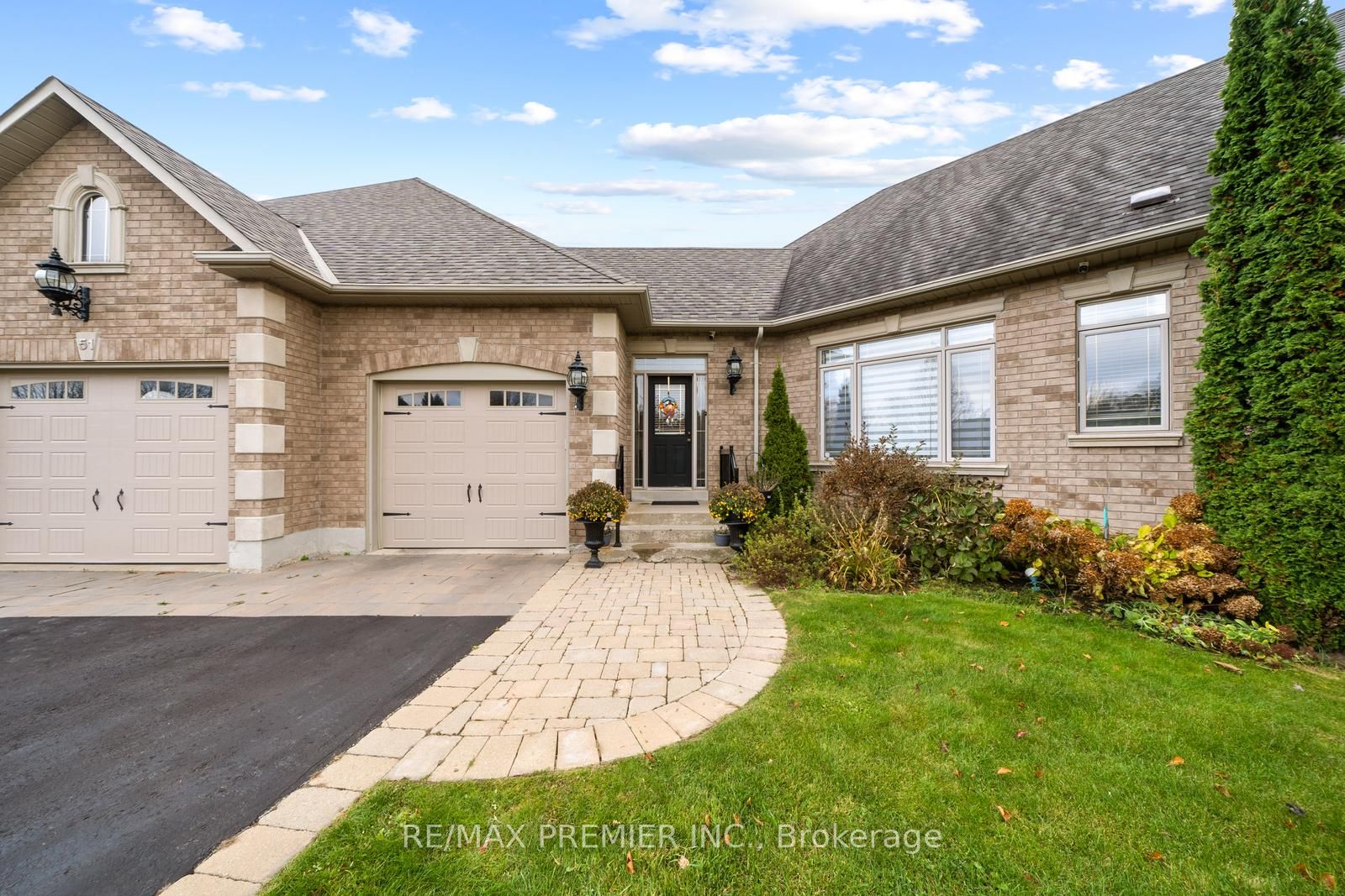 51 Ballantrae Rd Property Photo 3