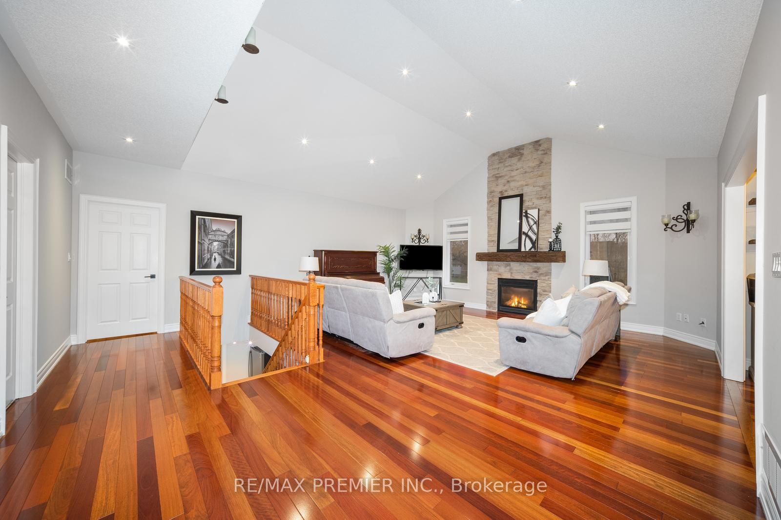 51 Ballantrae Rd Property Photo 7
