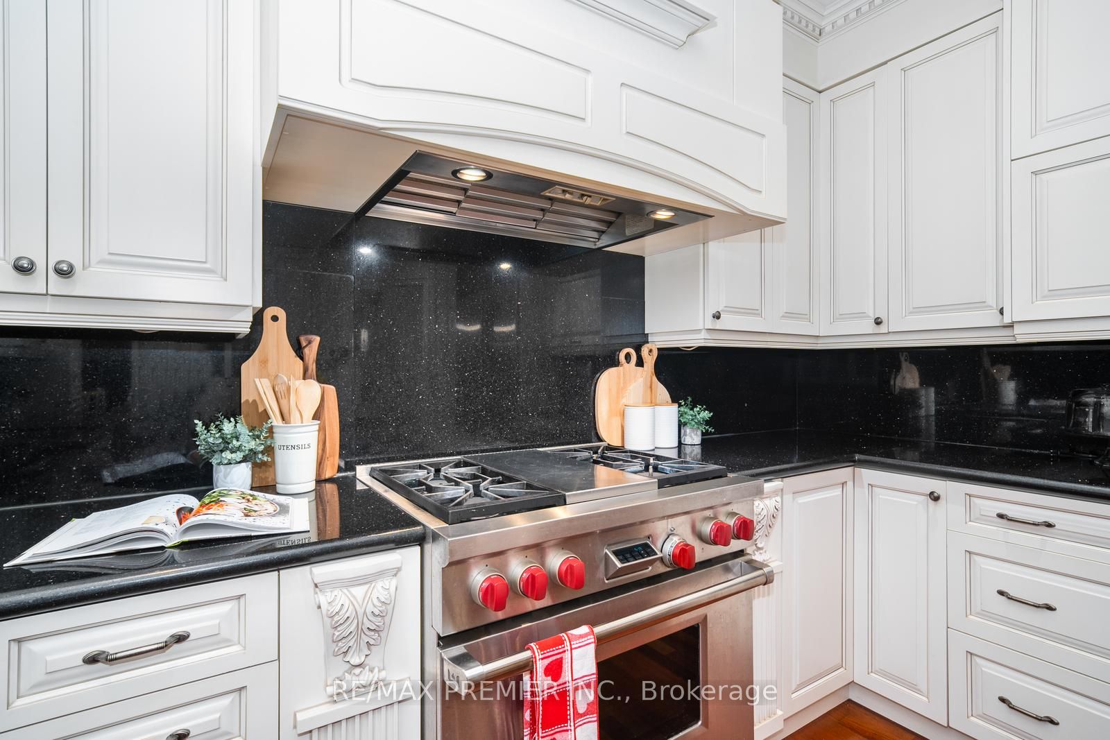 51 Ballantrae Rd Property Photo 14
