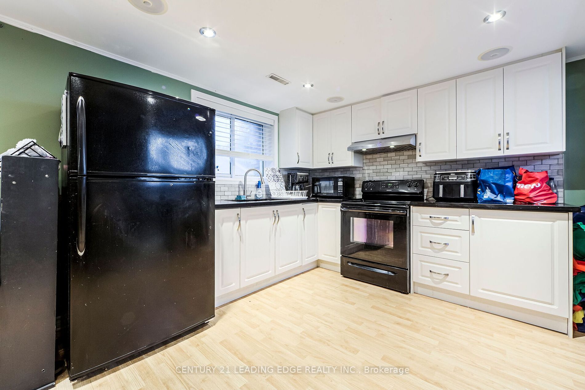 71 Devins Dr Property Photo 26