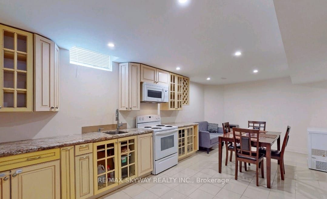 634 Peter Rupert Ave Property Photo 3