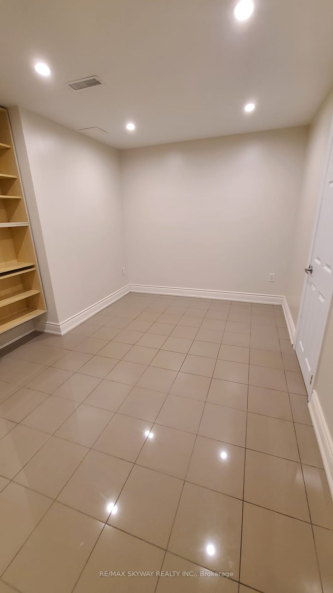 634 Peter Rupert Ave Property Photo 6