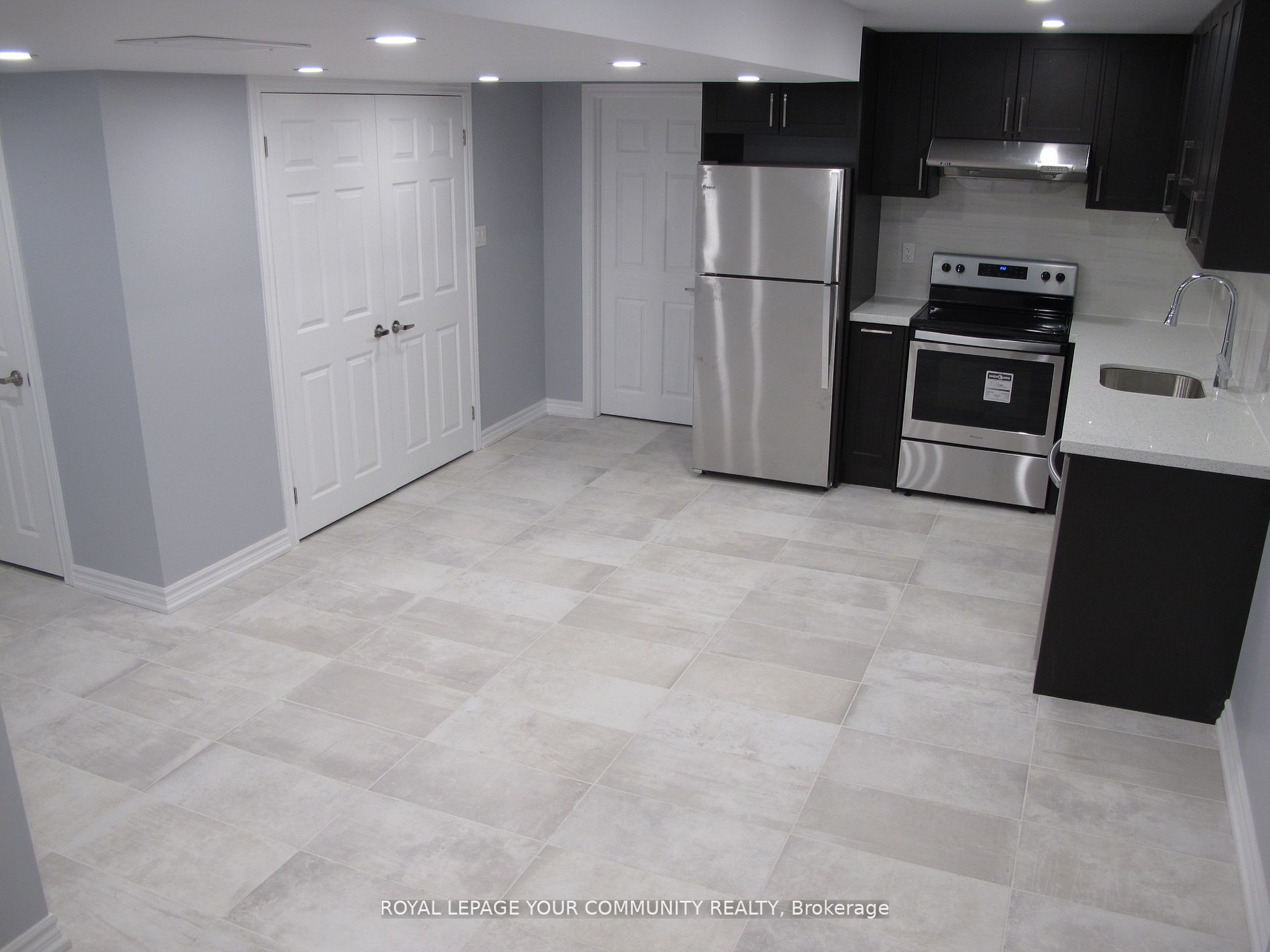 8 Reddington Rd Property Photo 2