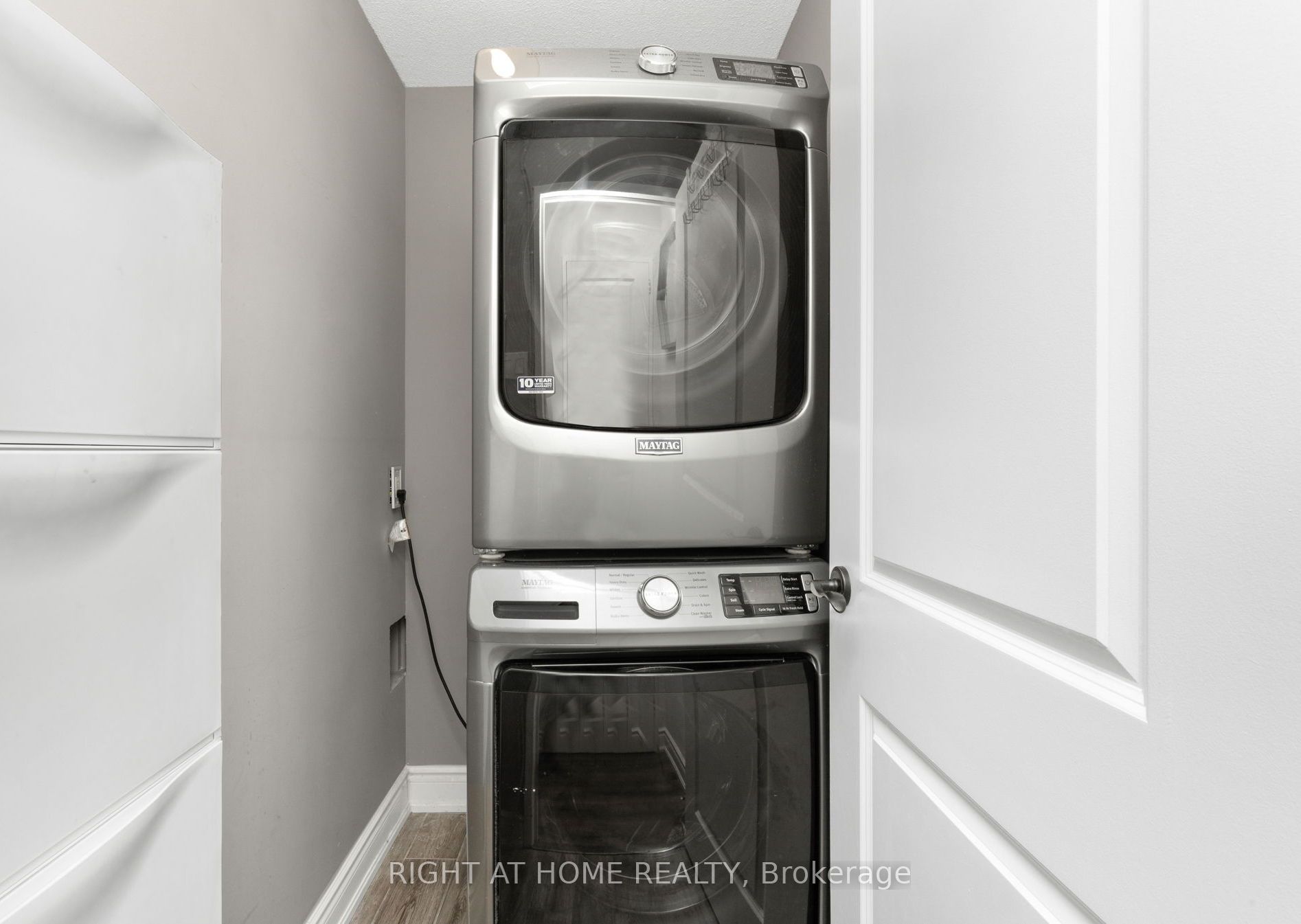 16 Elgin St 2 Property Photo 20
