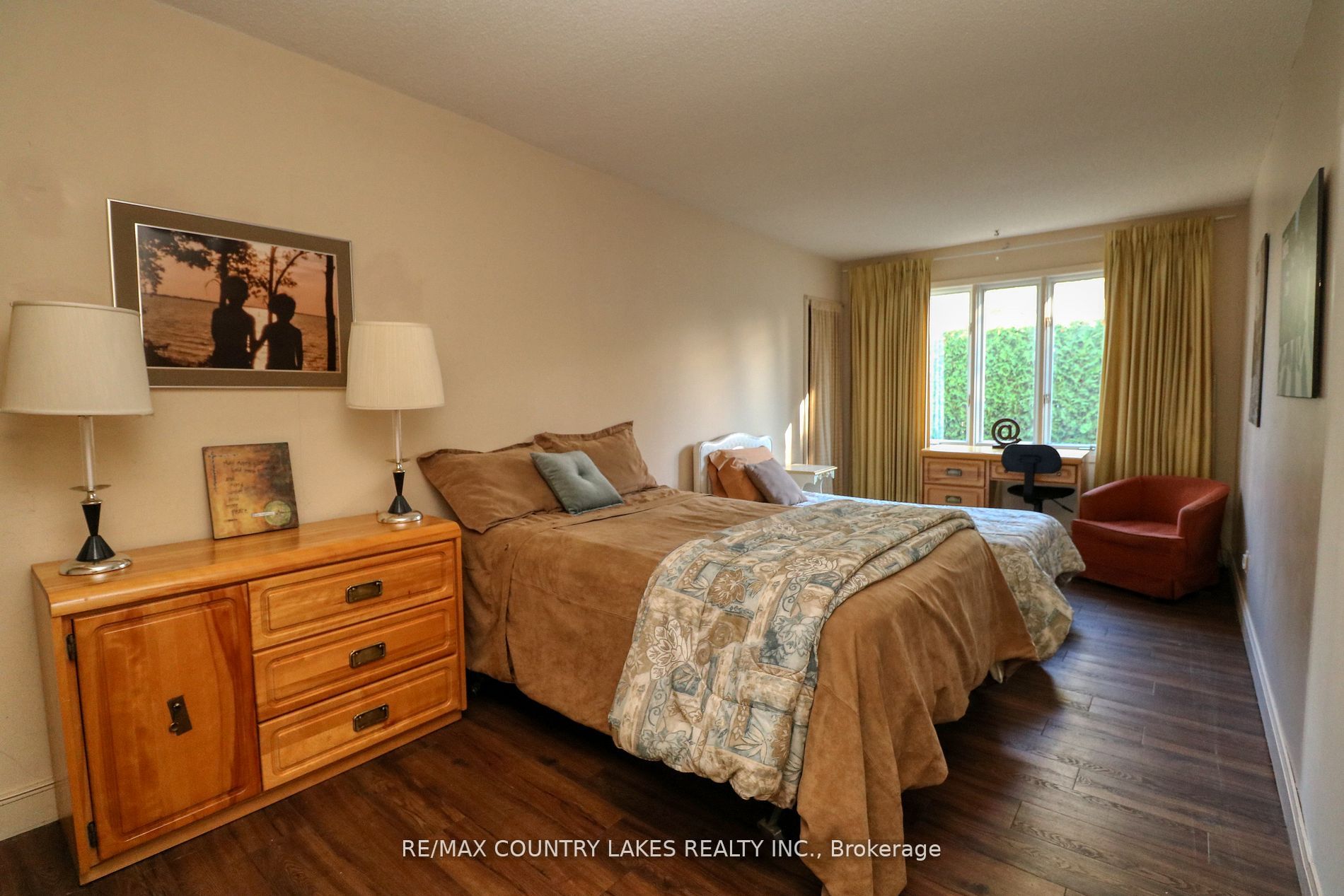 74 Clovelly Cove Property Photo 13