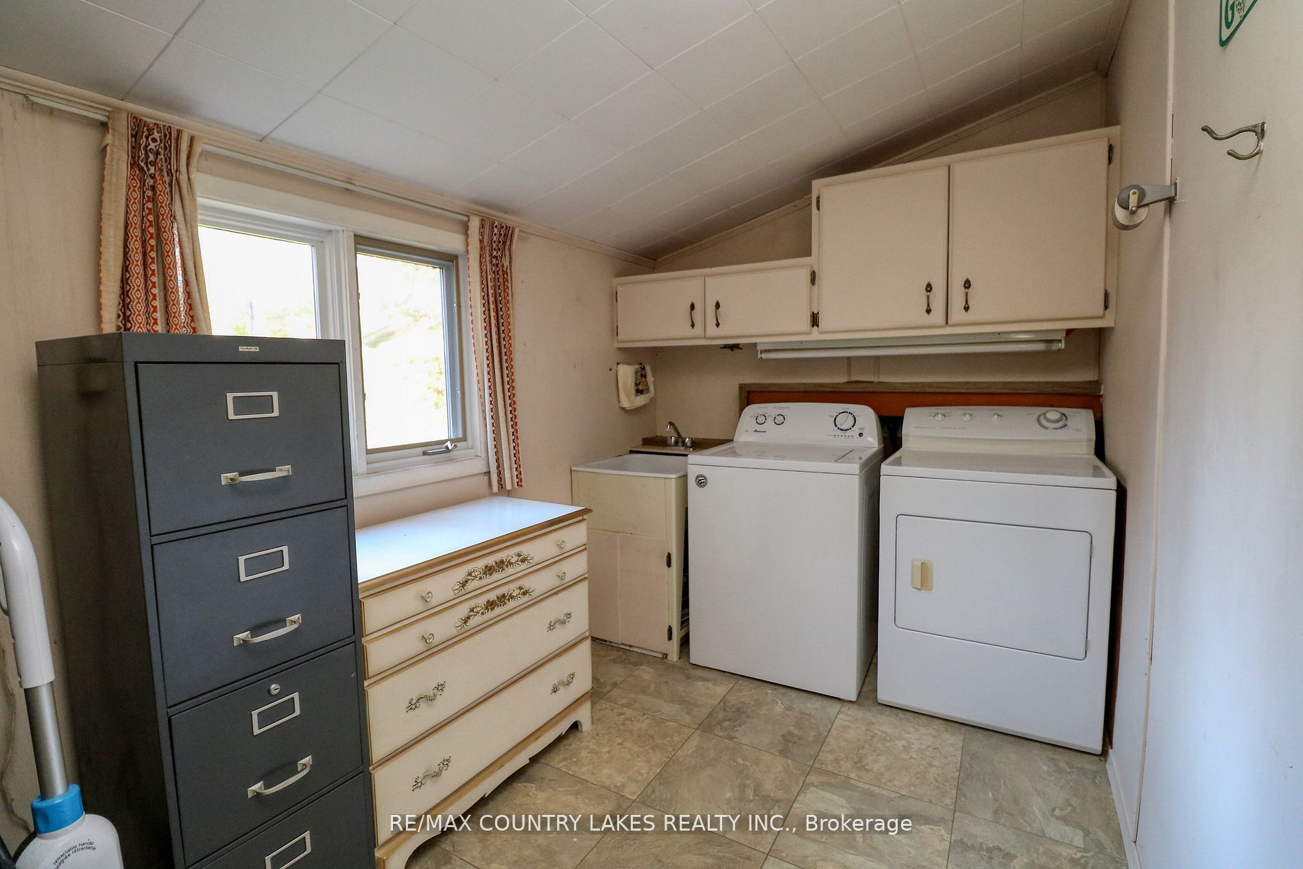 74 Clovelly Cove Property Photo 16