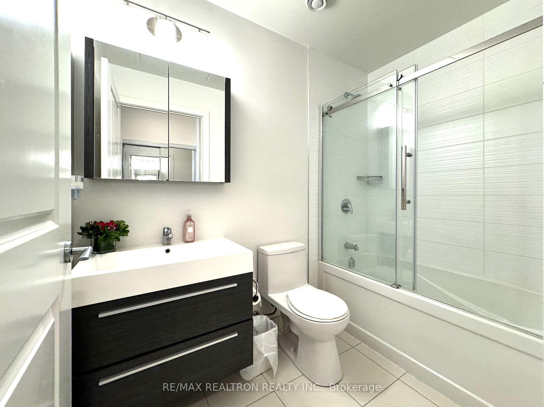 180 Enterprise Blvd 8 Property Photo 28