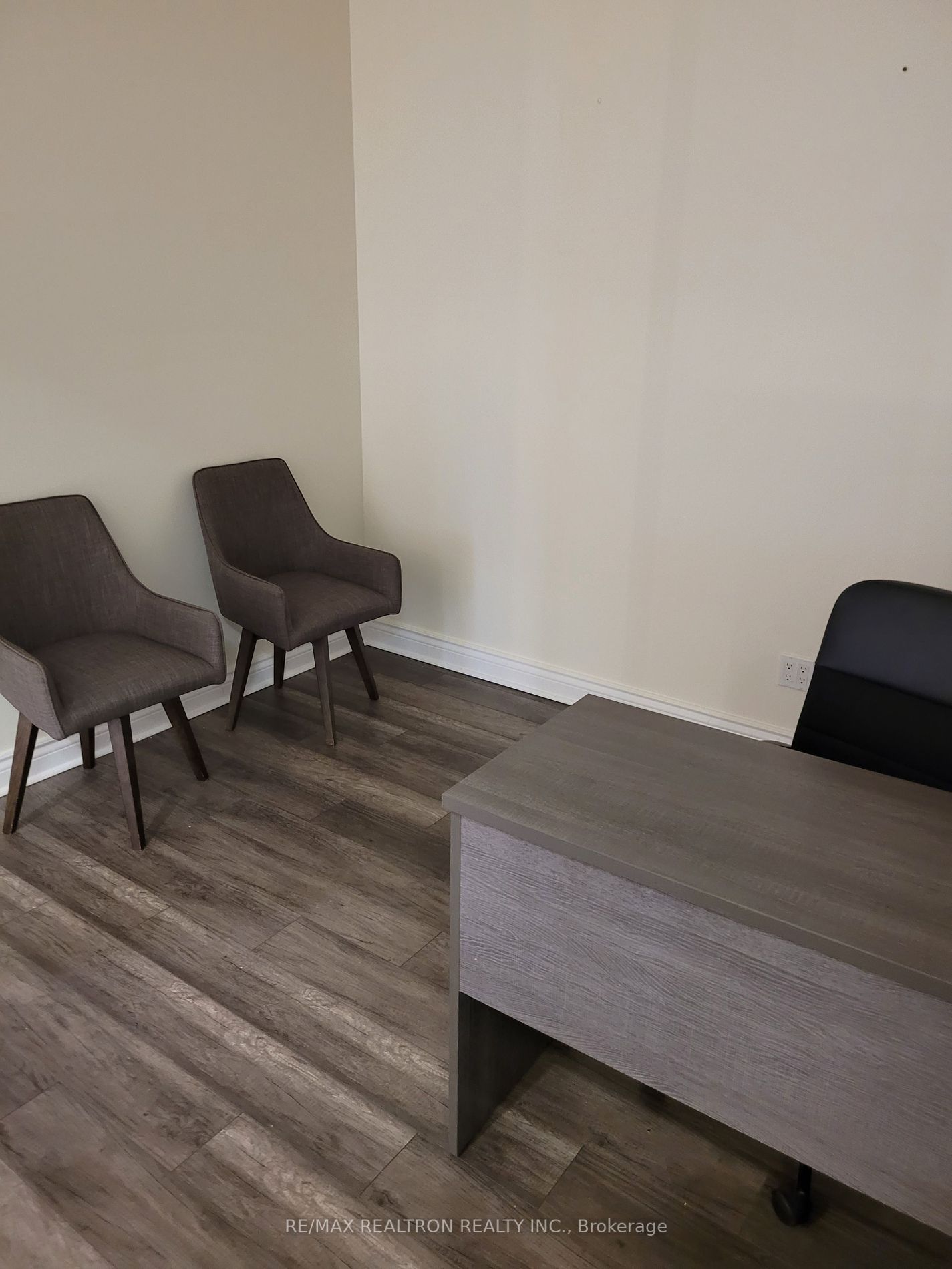 7163 Yonge St Property Photo 10