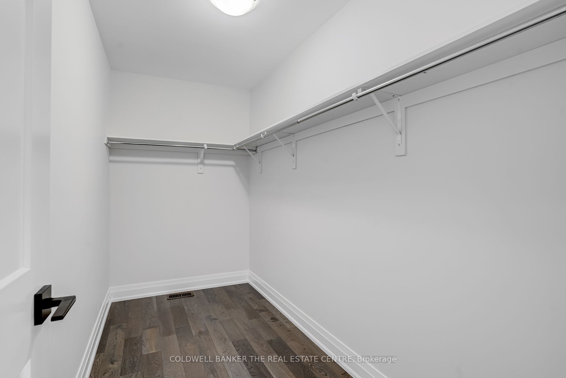 27 Wellington St Property Photo 22
