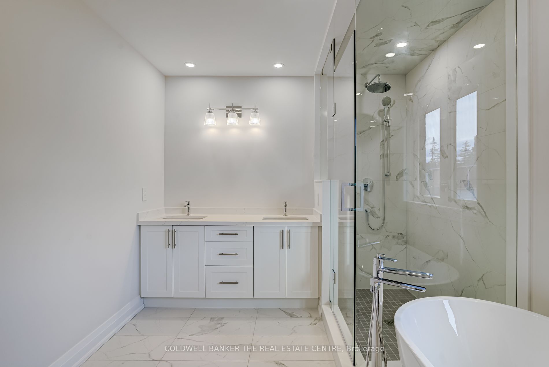 27 Wellington St Property Photo 23