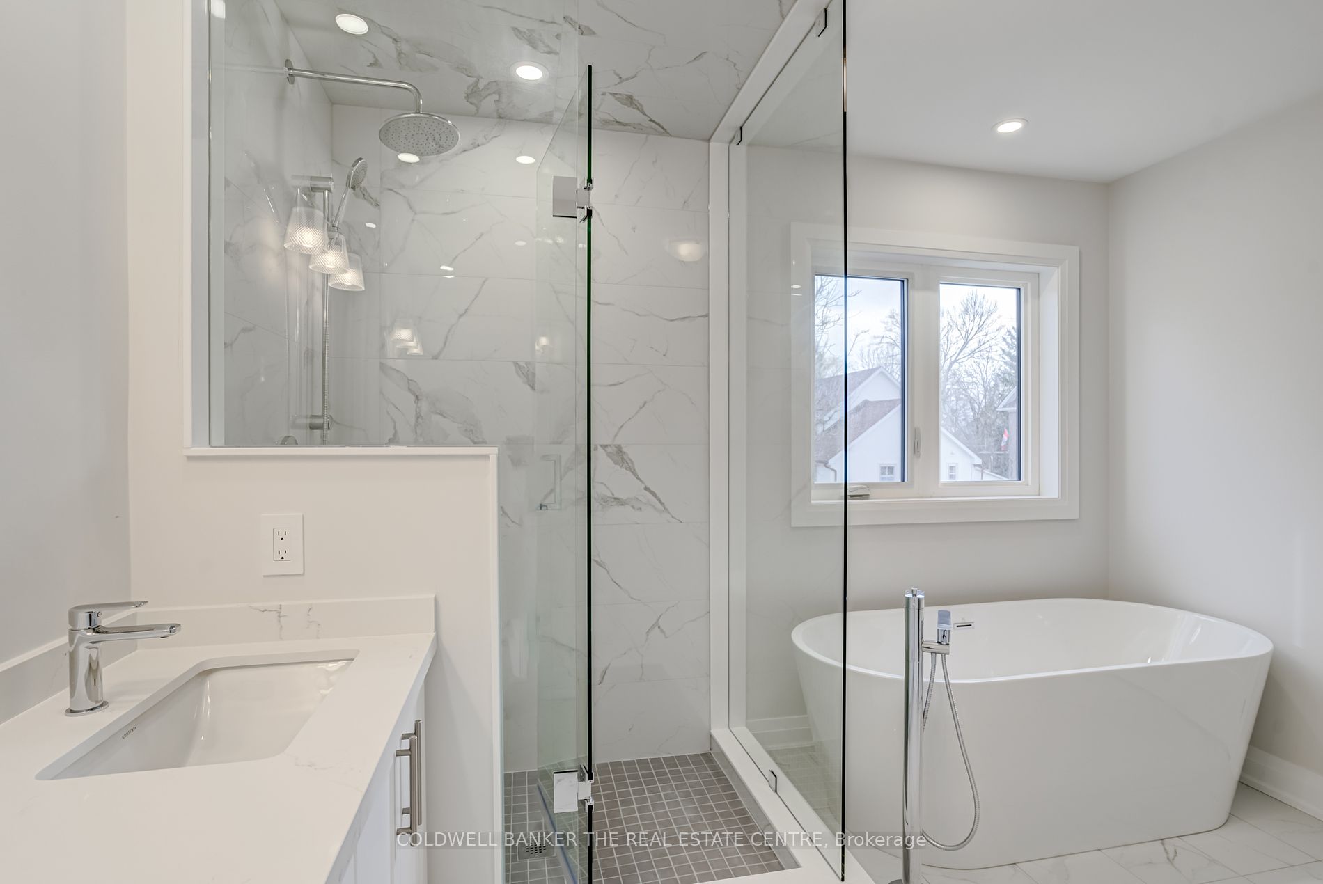 27 Wellington St Property Photo 24