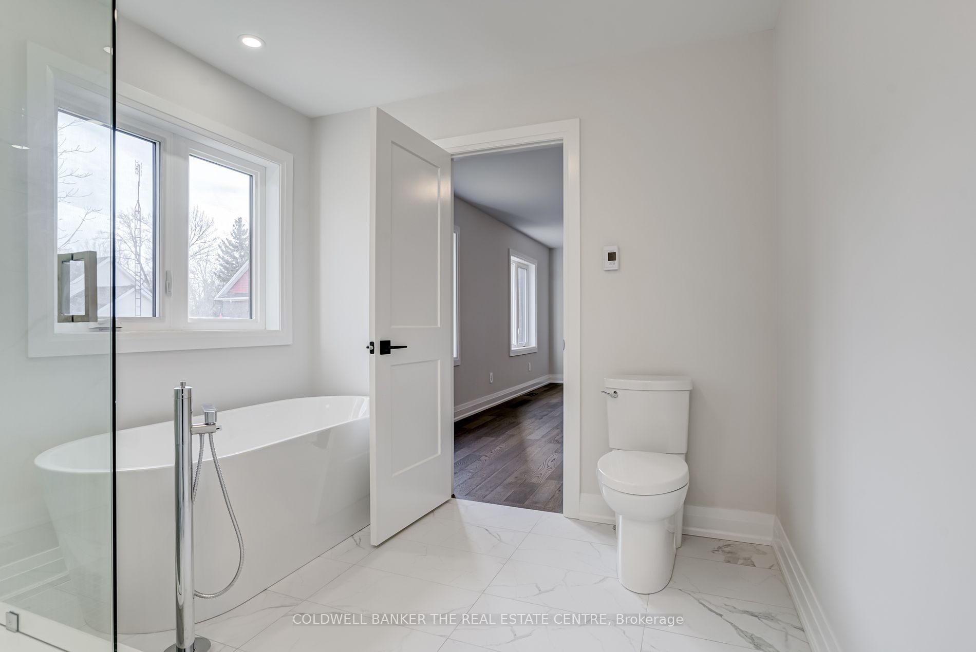 27 Wellington St Property Photo 25