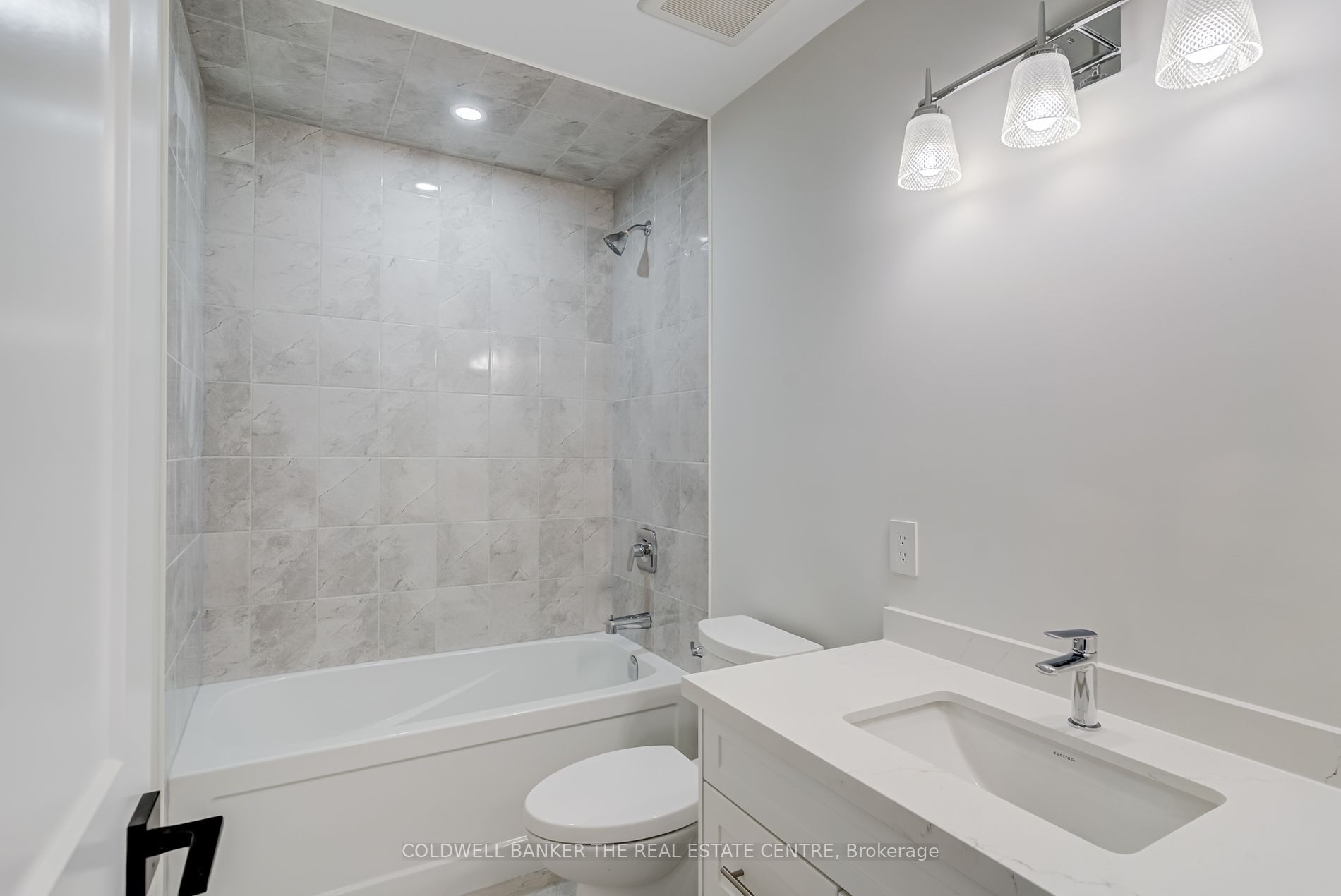 27 Wellington St Property Photo 34