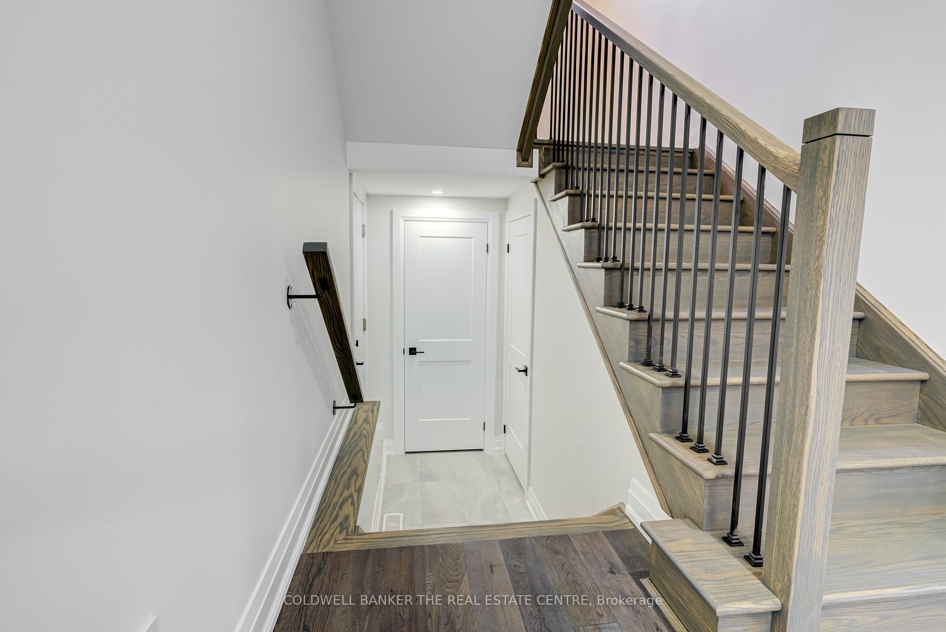 27 Wellington St Property Photo 36