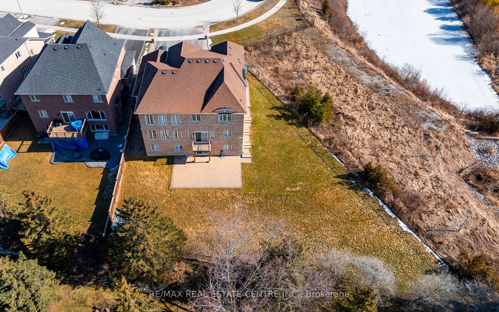 90 Copeland Cres Property Photo 40