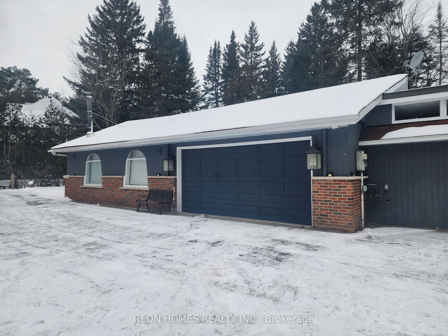 242 Davis Dr Property Photo 2