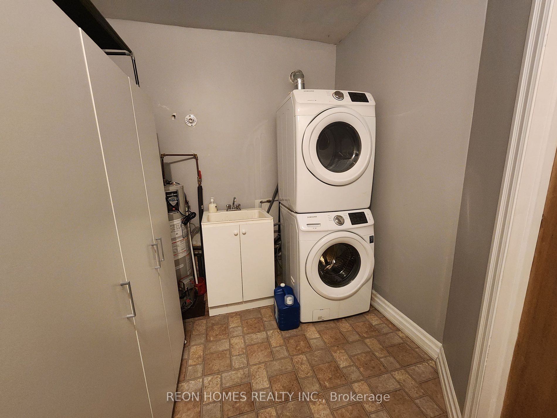 242 Davis Dr Property Photo 14