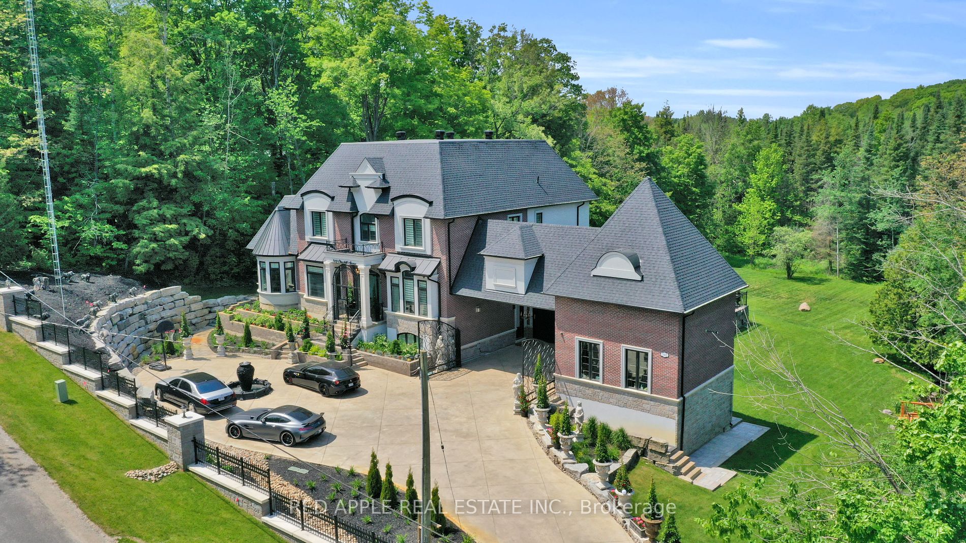 340 Churchill Ave Property Photo 1