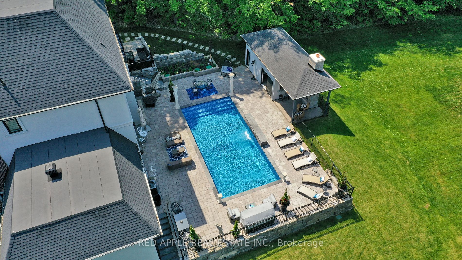 340 Churchill Ave Property Photo 32