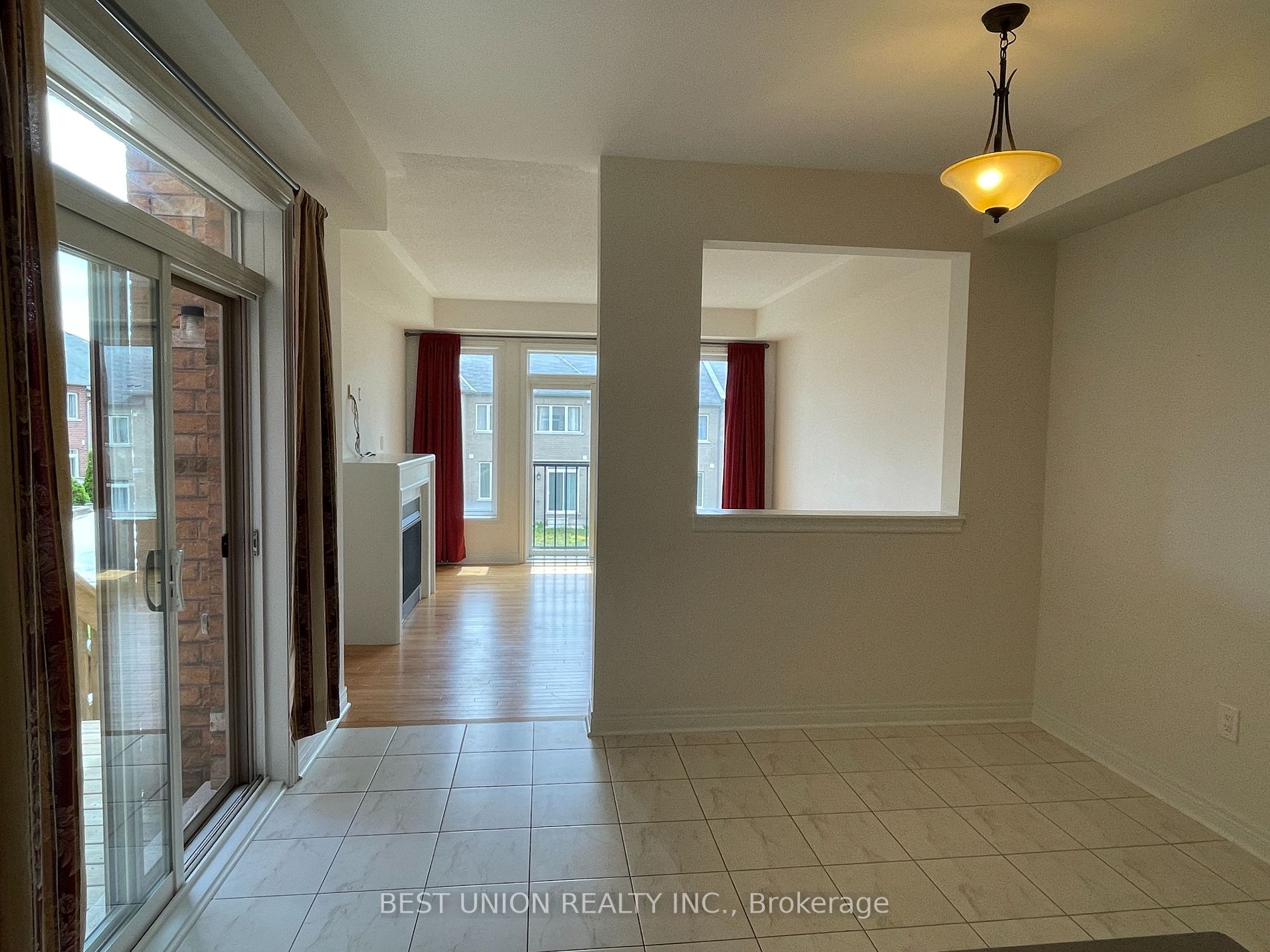 65 Port Arthur Cres Property Photo 6