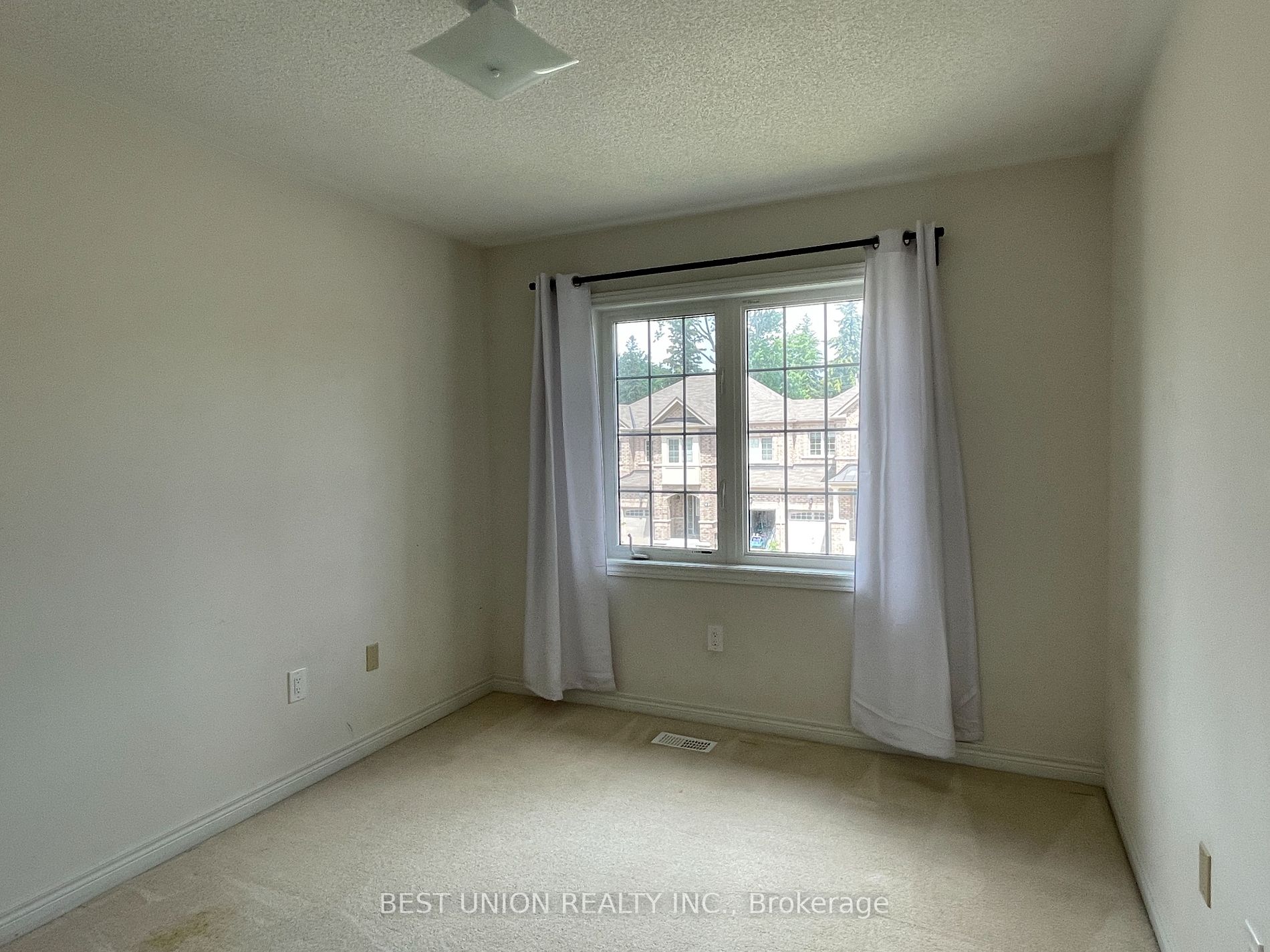 65 Port Arthur Cres Property Photo 15