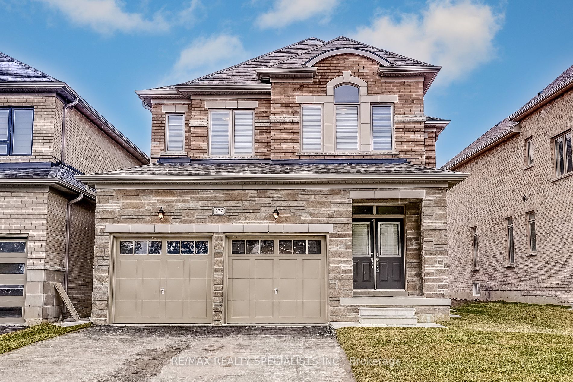 117 Ferragine Cres Property Photo 1