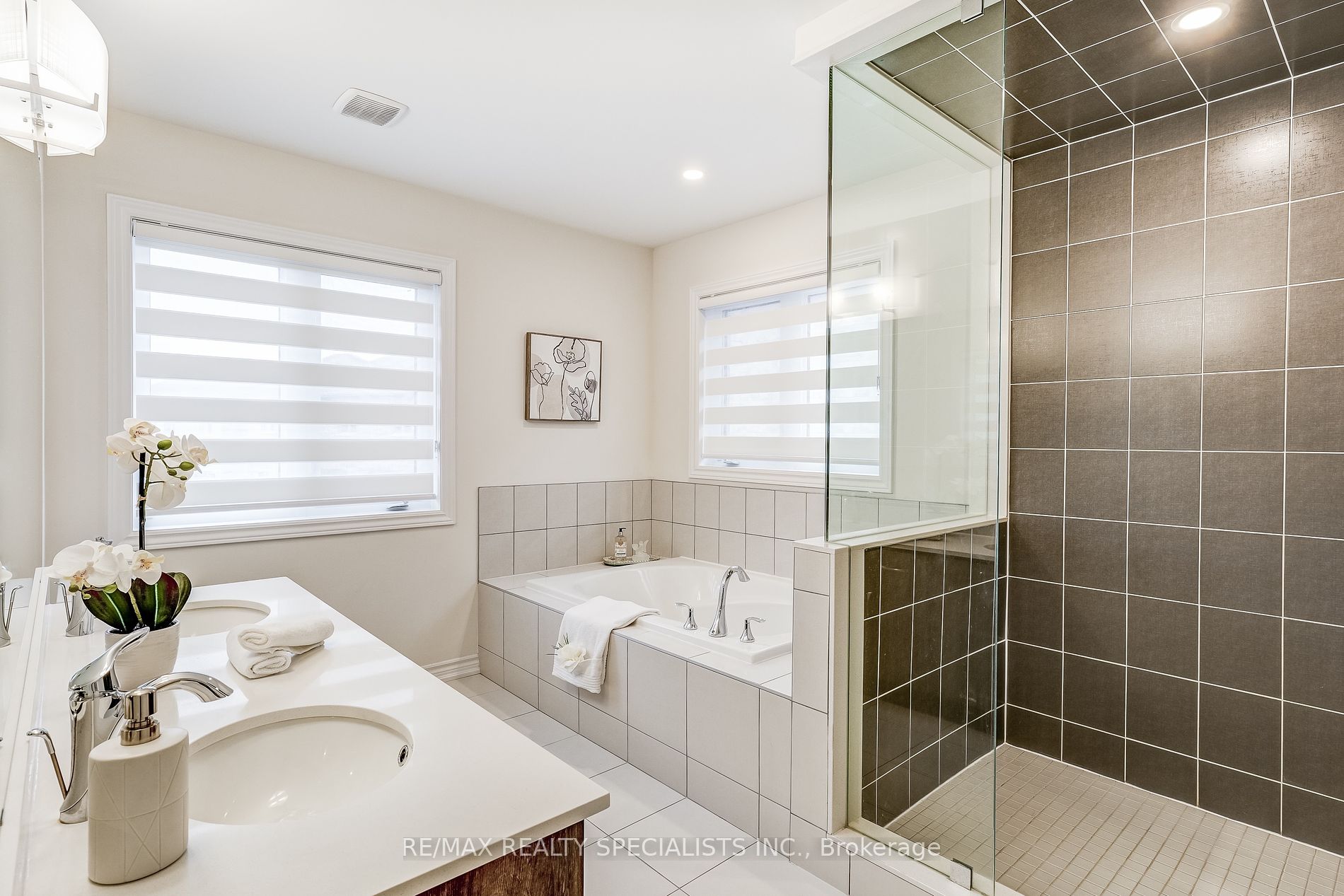 117 Ferragine Cres Property Photo 22