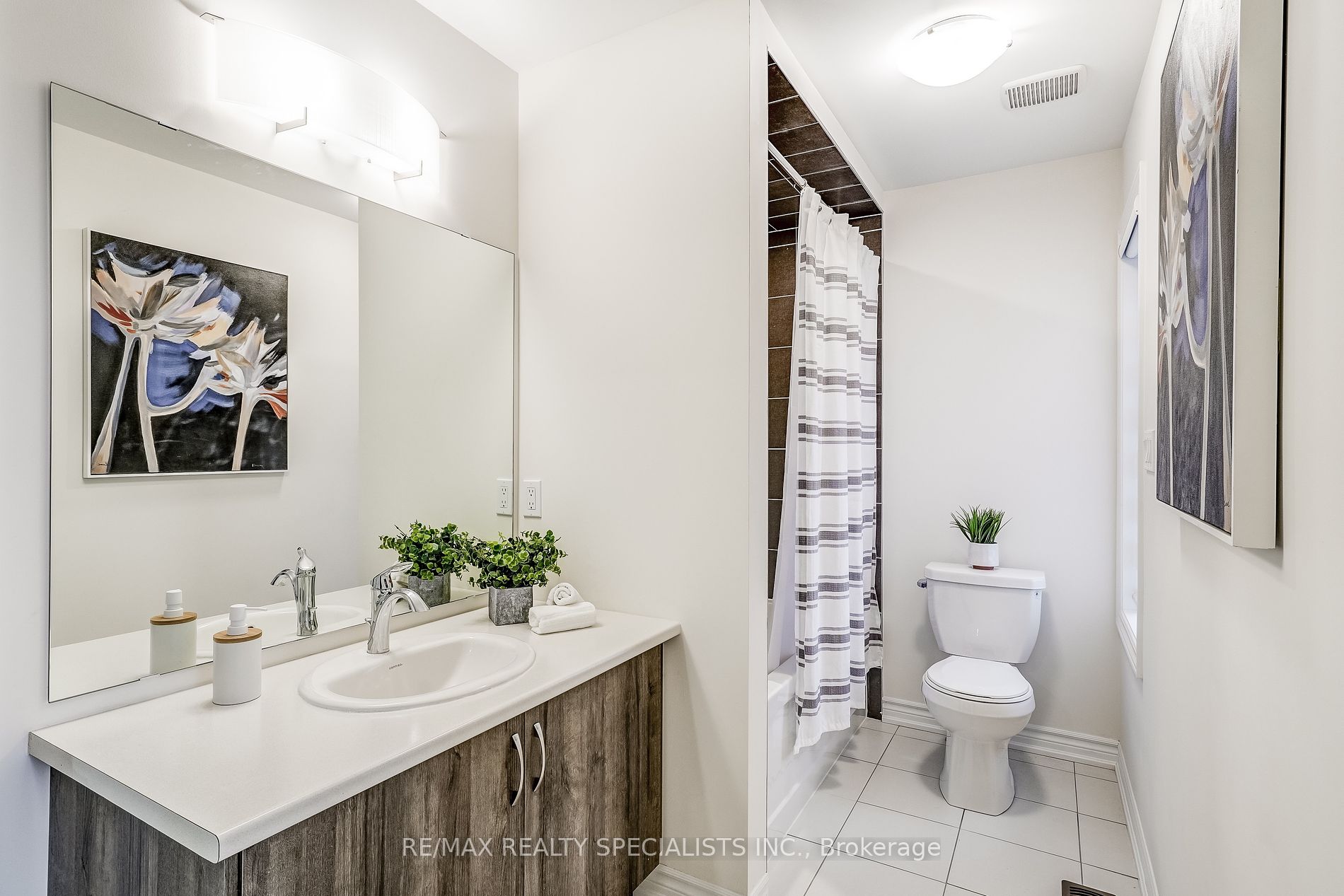 117 Ferragine Cres Property Photo 24