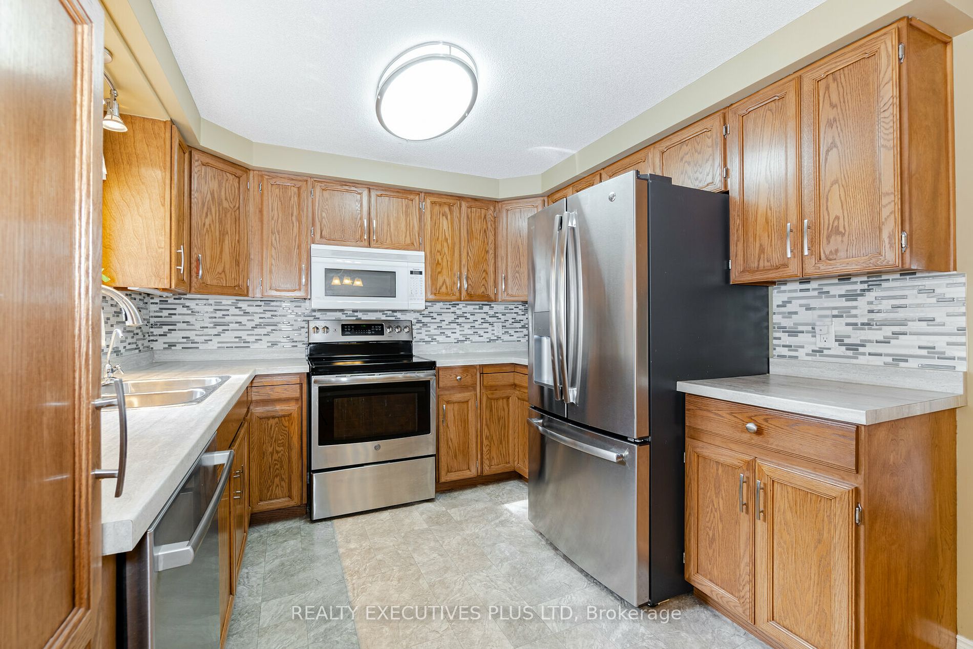 9 Pine Tree Crt Property Photo 10
