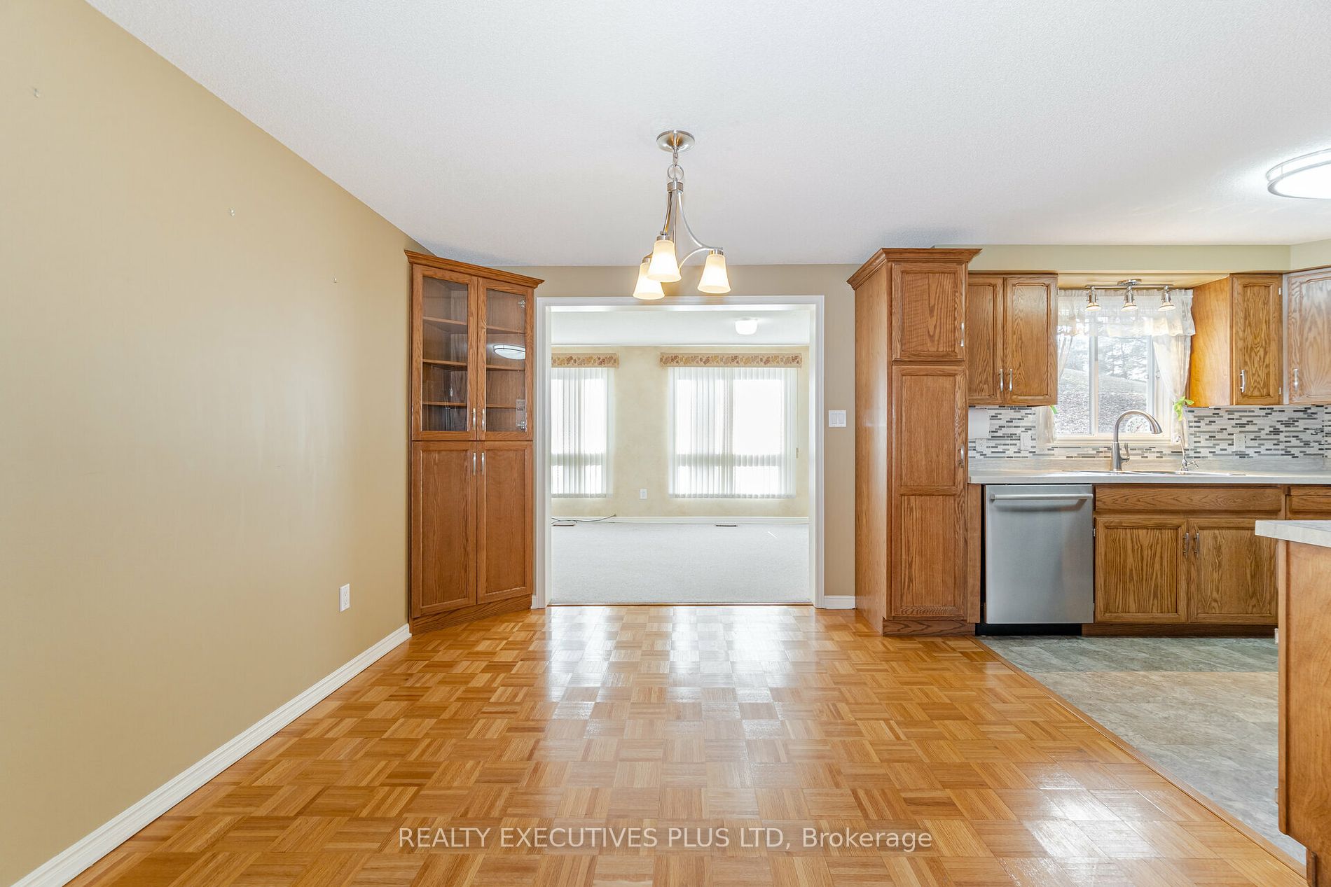9 Pine Tree Crt Property Photo 12