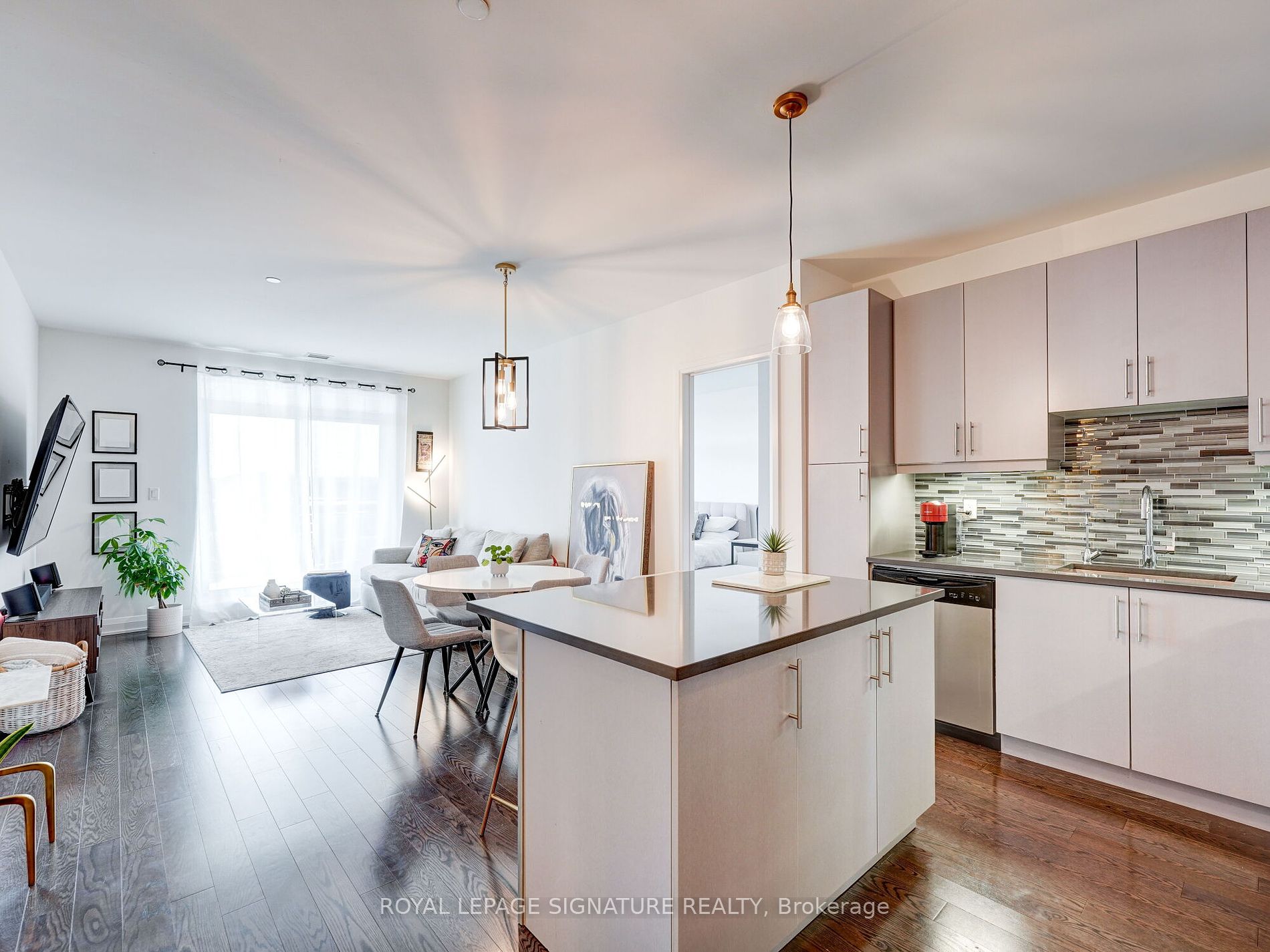 15277 Yonge St 4 Property Photo 7