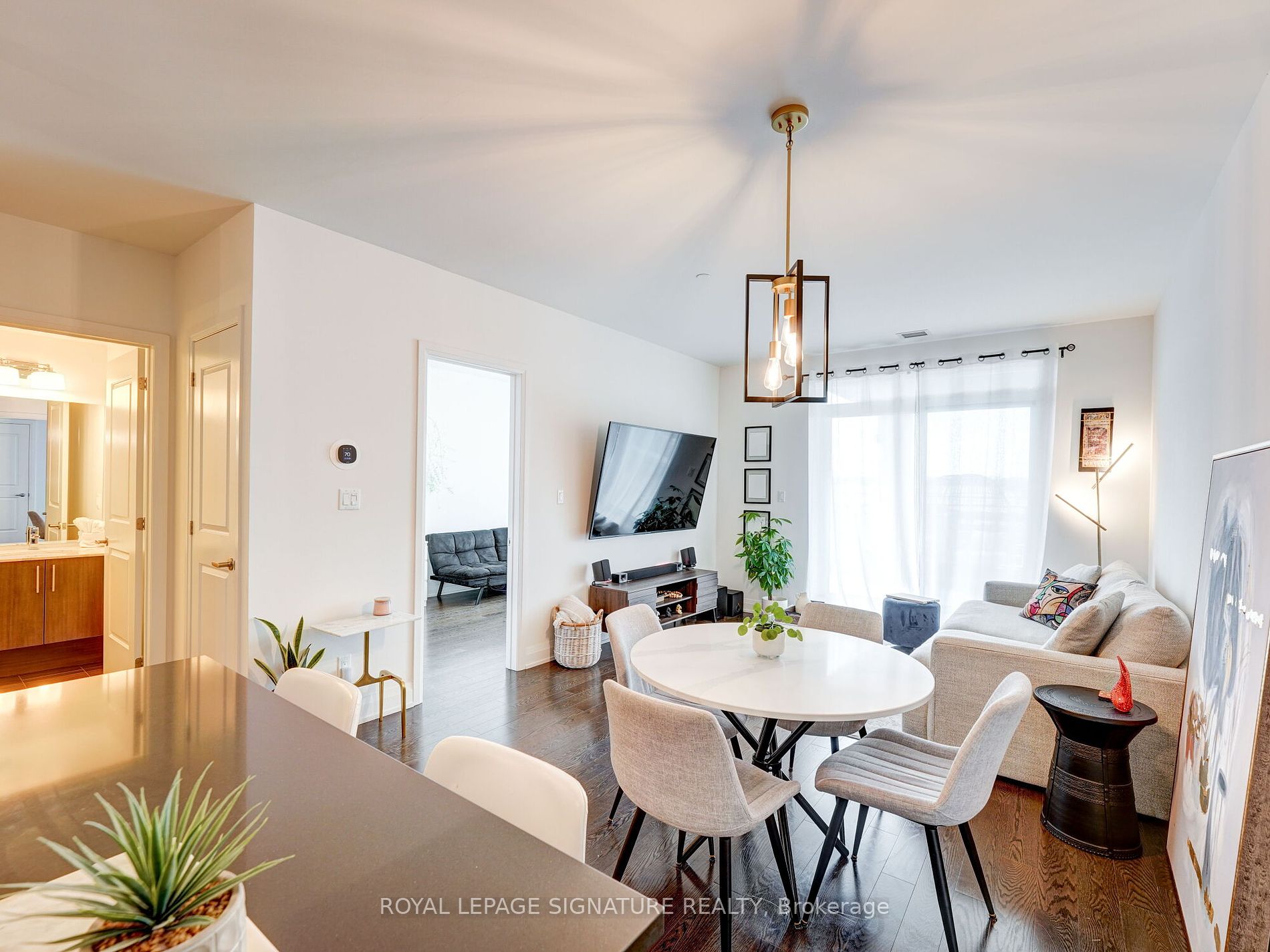 15277 Yonge St 4 Property Photo 16