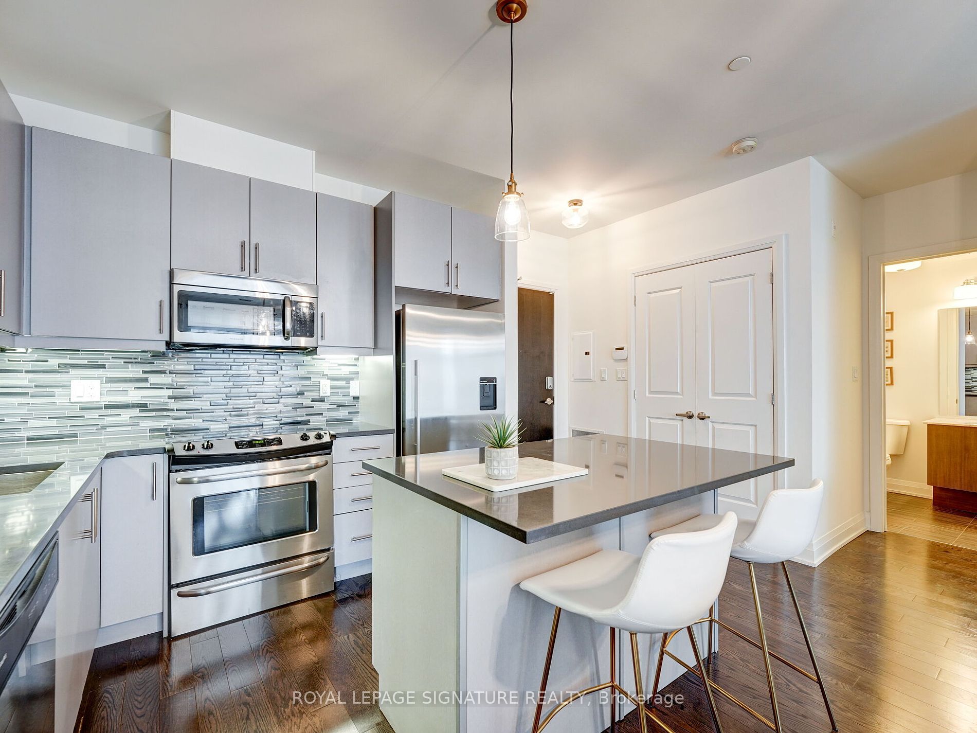 15277 Yonge St 4 Property Photo 17