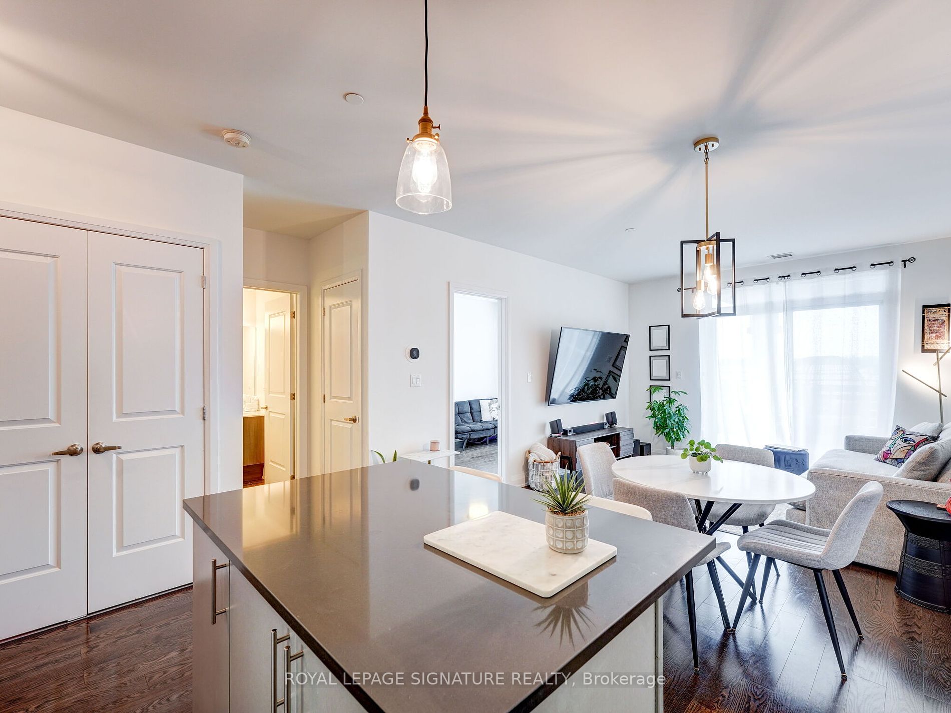 15277 Yonge St 4 Property Photo 18