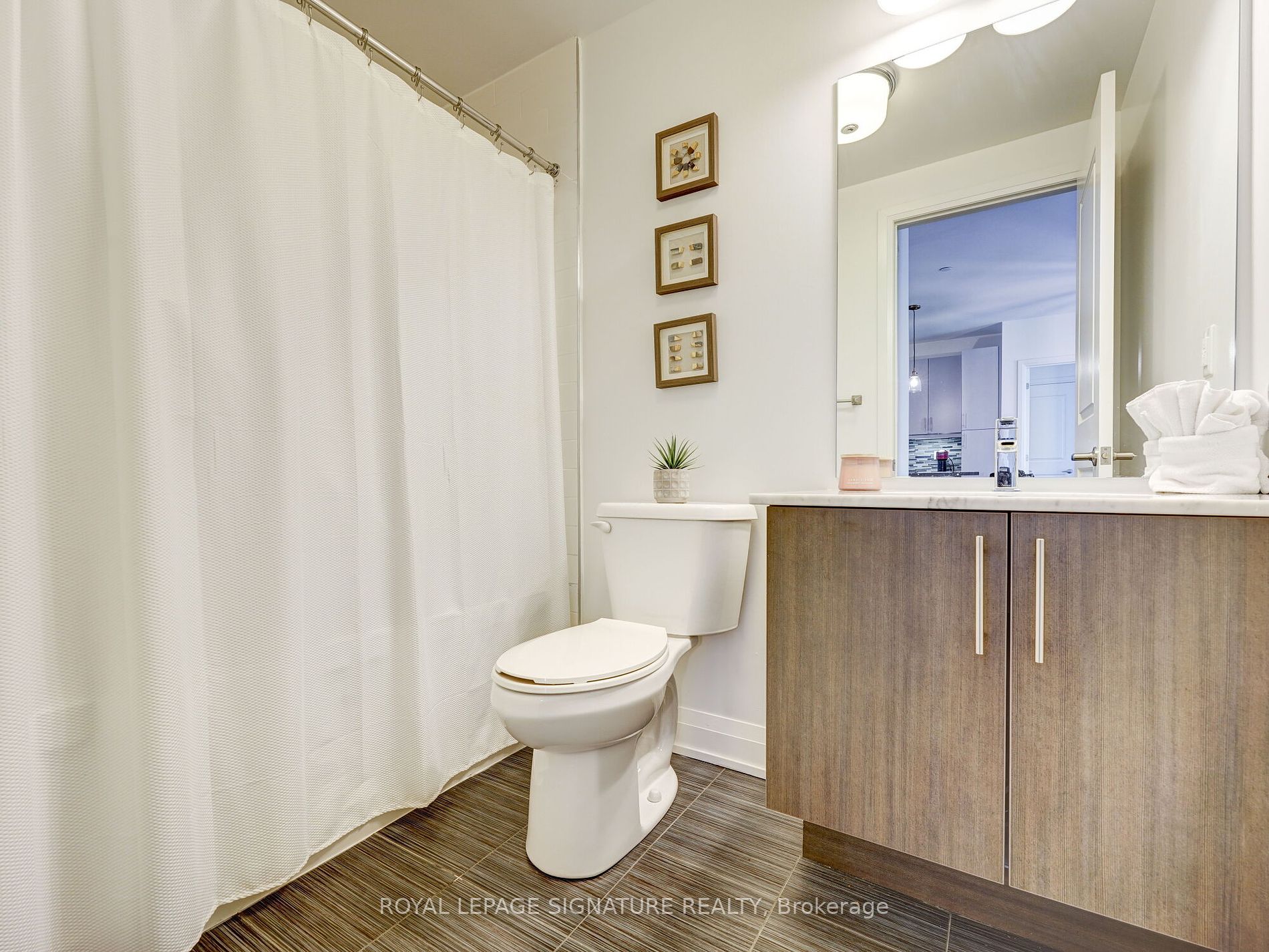 15277 Yonge St 4 Property Photo 19