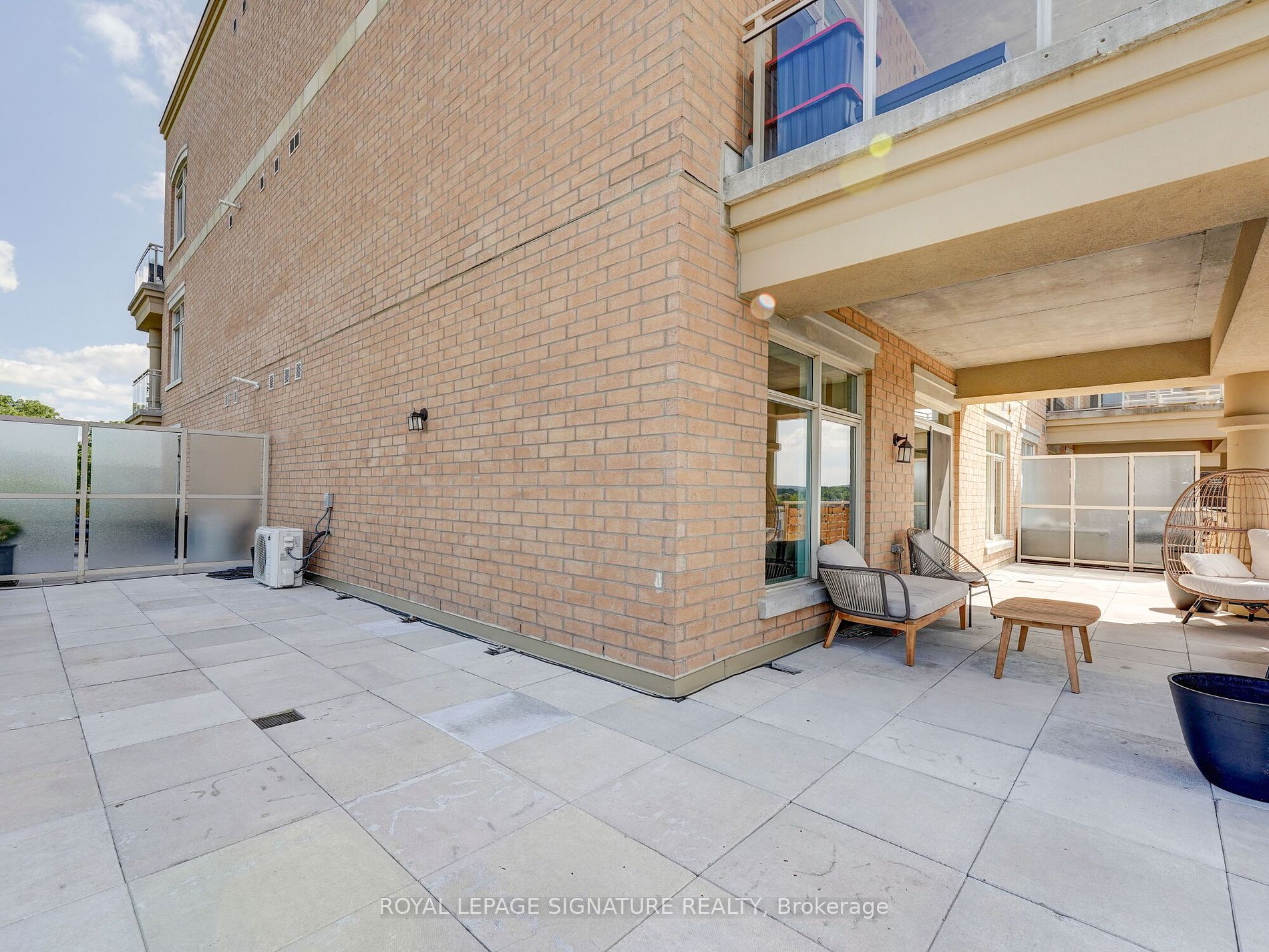 15277 Yonge St 4 Property Photo 33