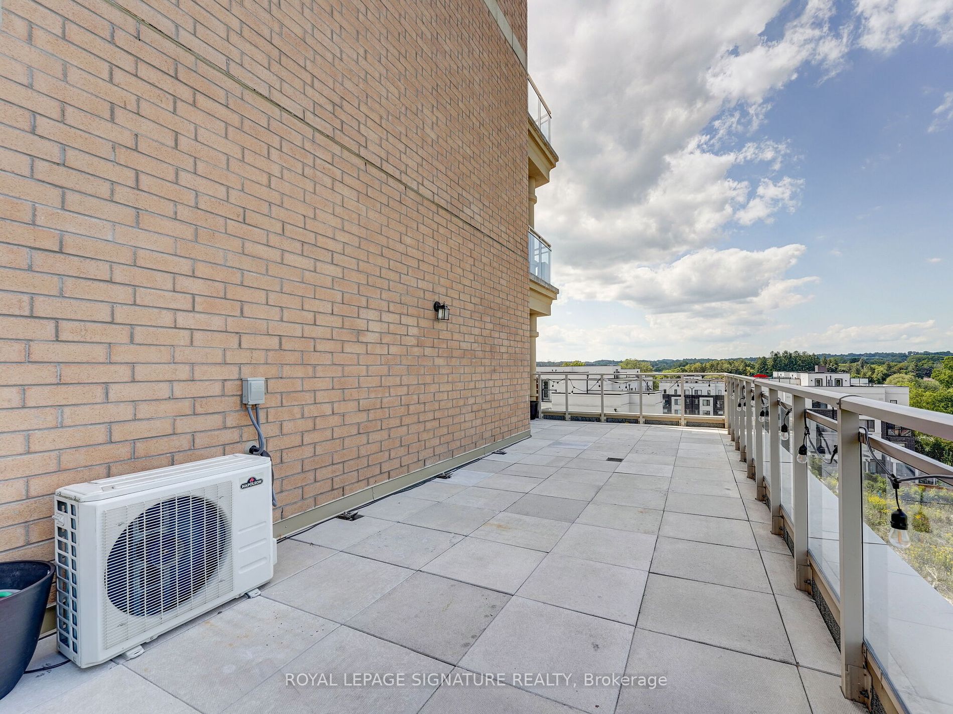 15277 Yonge St 4 Property Photo 34