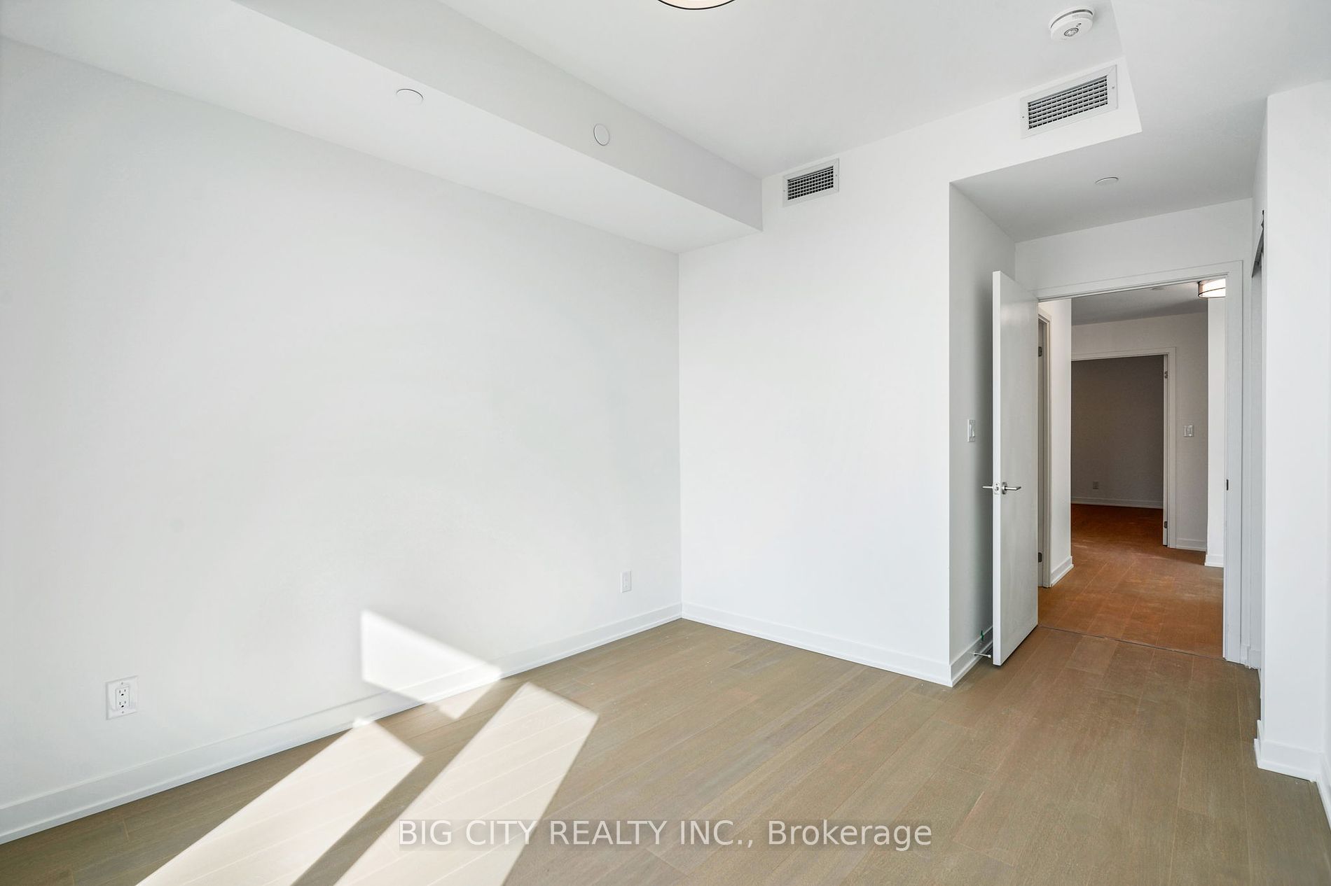 8119 Birchmount Rd 06 Property Photo 19