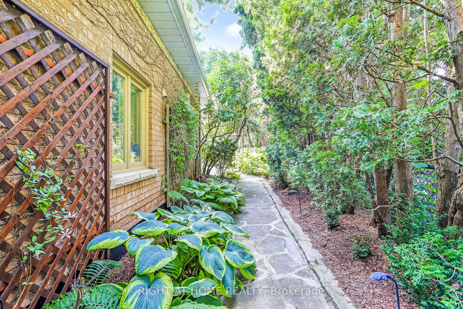40 King's Cross Ave Property Photo 3